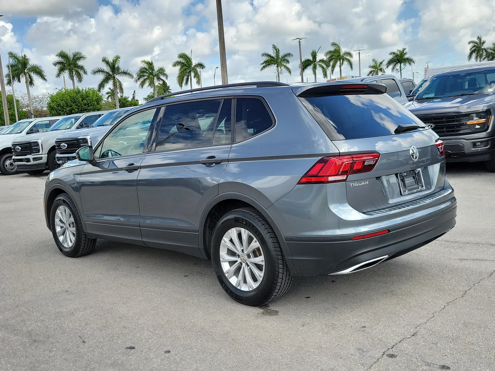 2019 Volkswagen Tiguan S photo 7