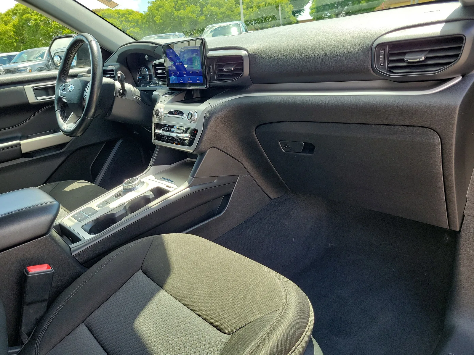 2022 Ford Explorer XLT photo 19