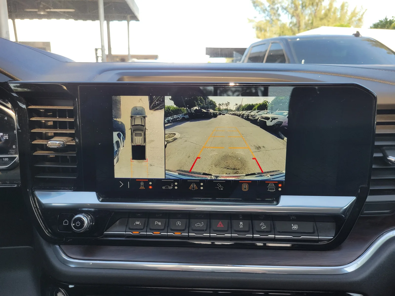 2024 GMC Sierra 1500 SLT photo 11