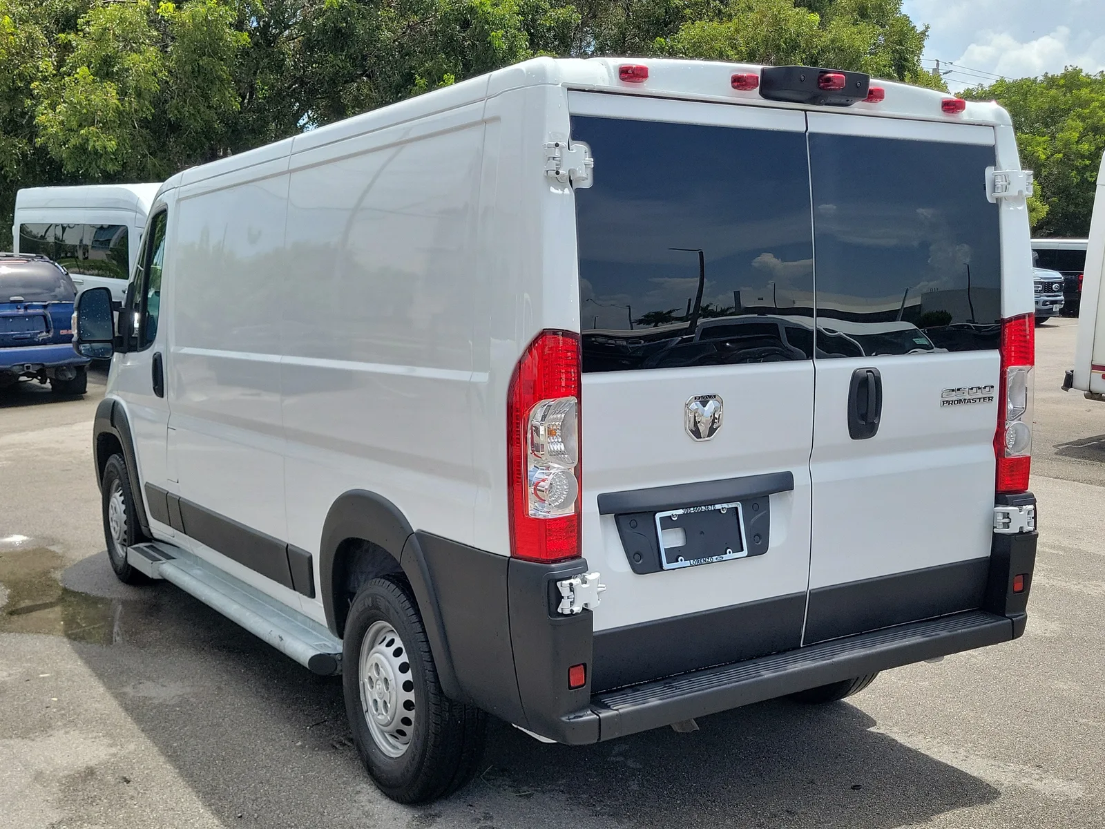 2025 RAM ProMaster Cargo Van Tradesman photo 7