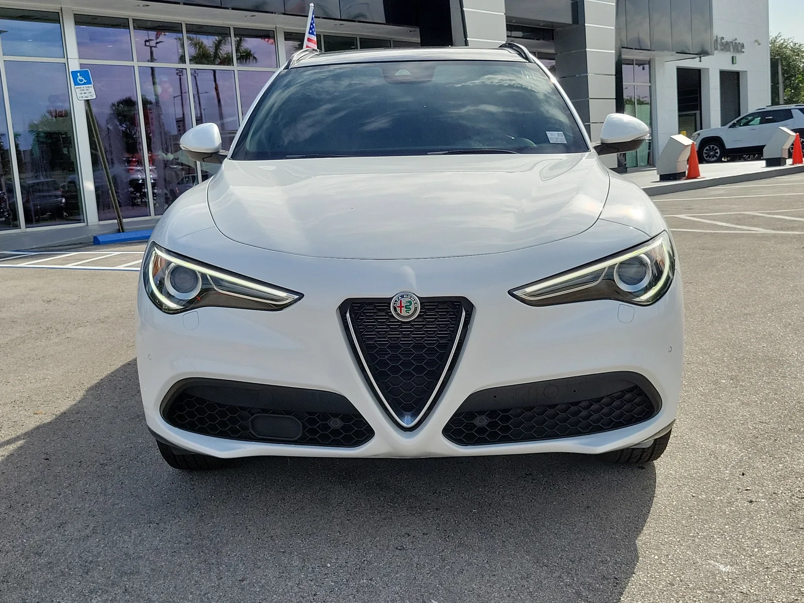 2023 Alfa Romeo Stelvio Ti photo 2