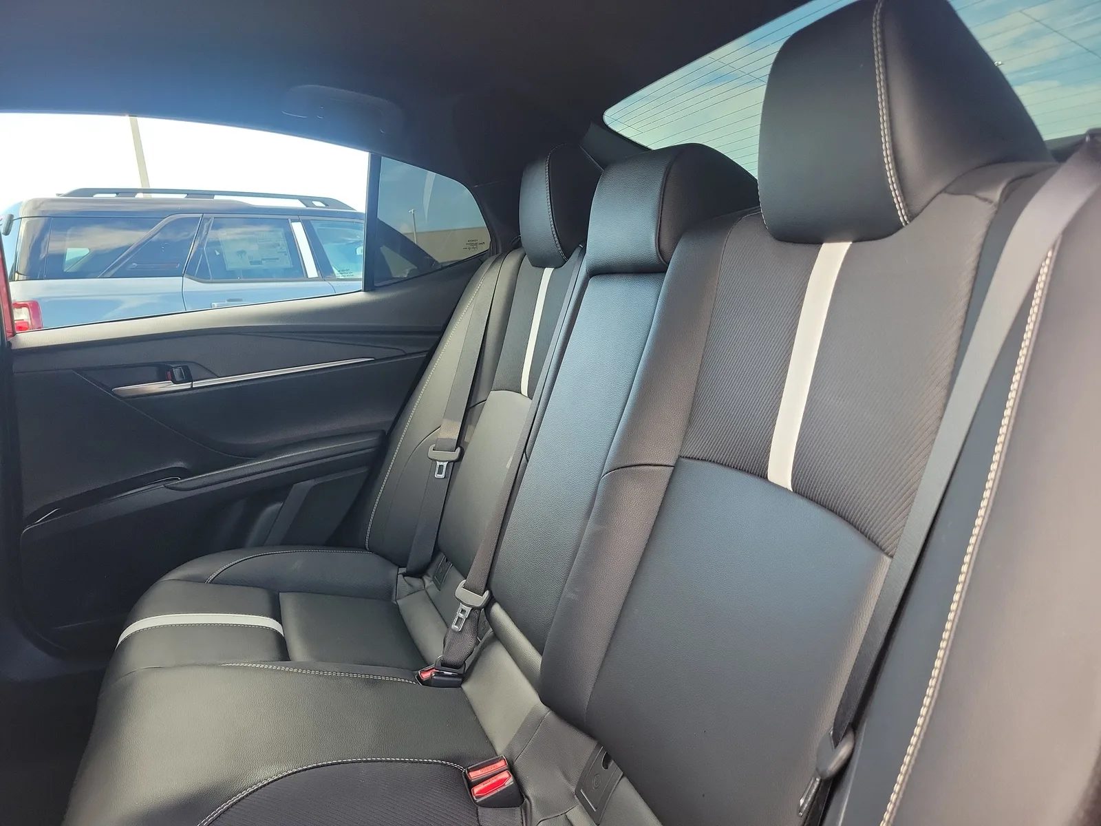 2025 Toyota Camry SE photo 14