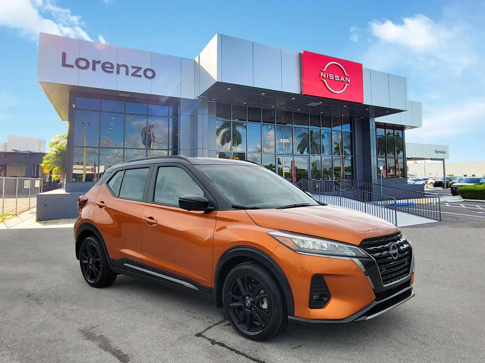 2024 Nissan Kicks SR photo 3