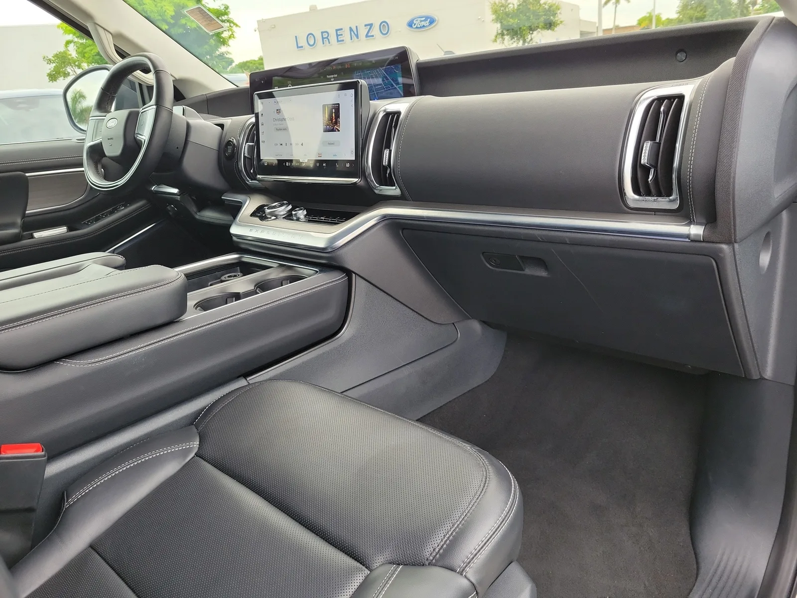 2025 Ford Expedition Platinum 4WD photo 14