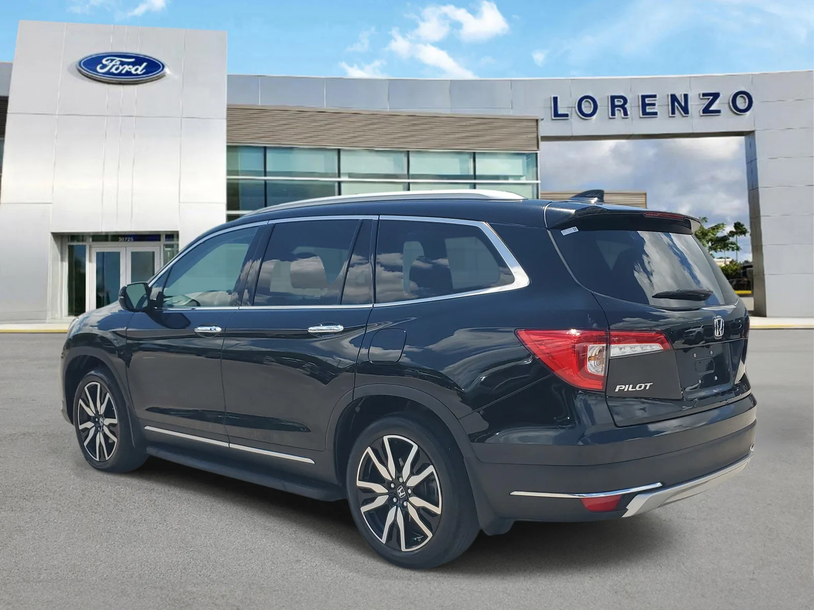 2022 Honda Pilot Touring 7-Passenger photo 7