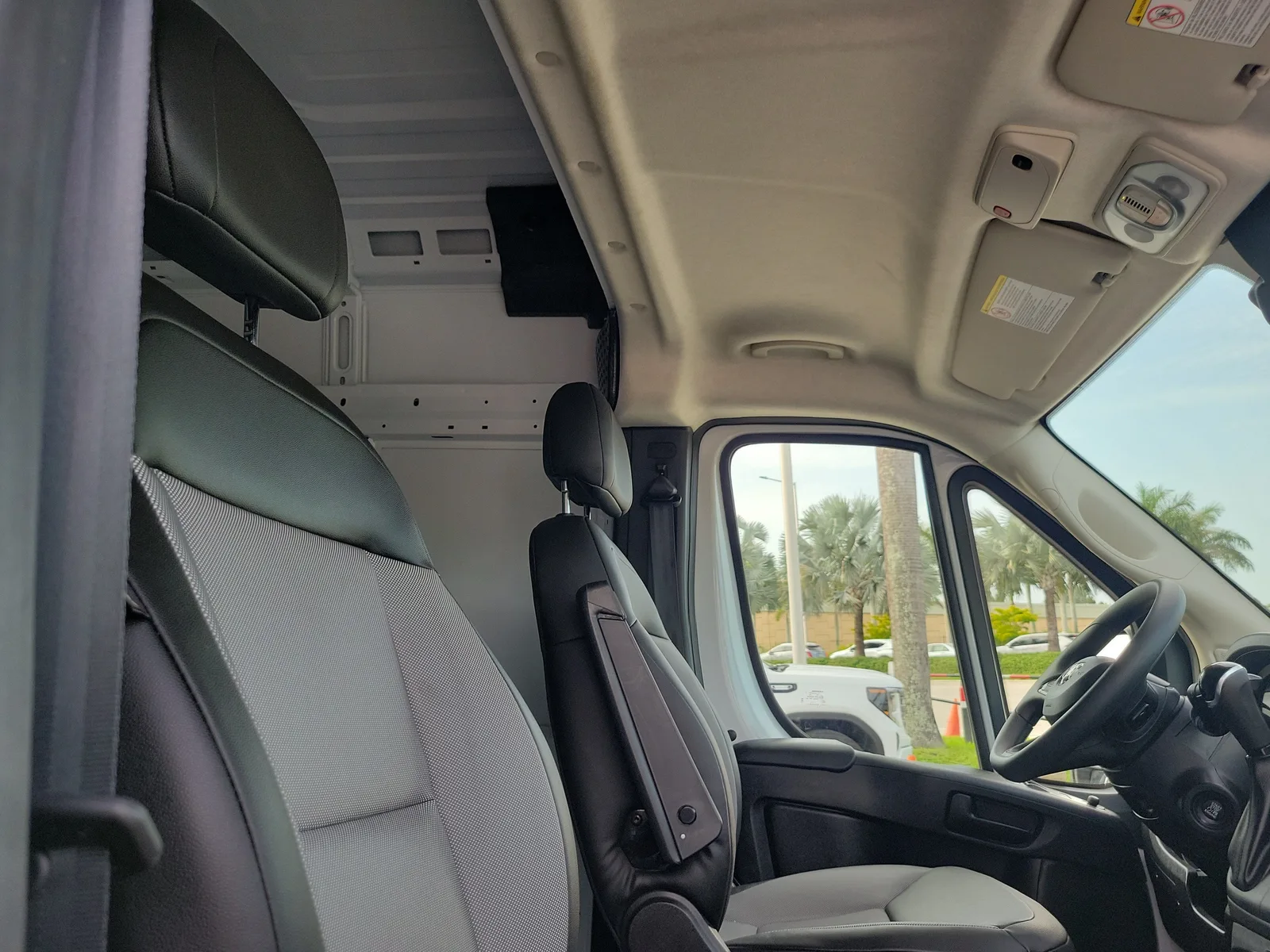 2026 RAM ProMaster Cargo Van Tradesman photo 16