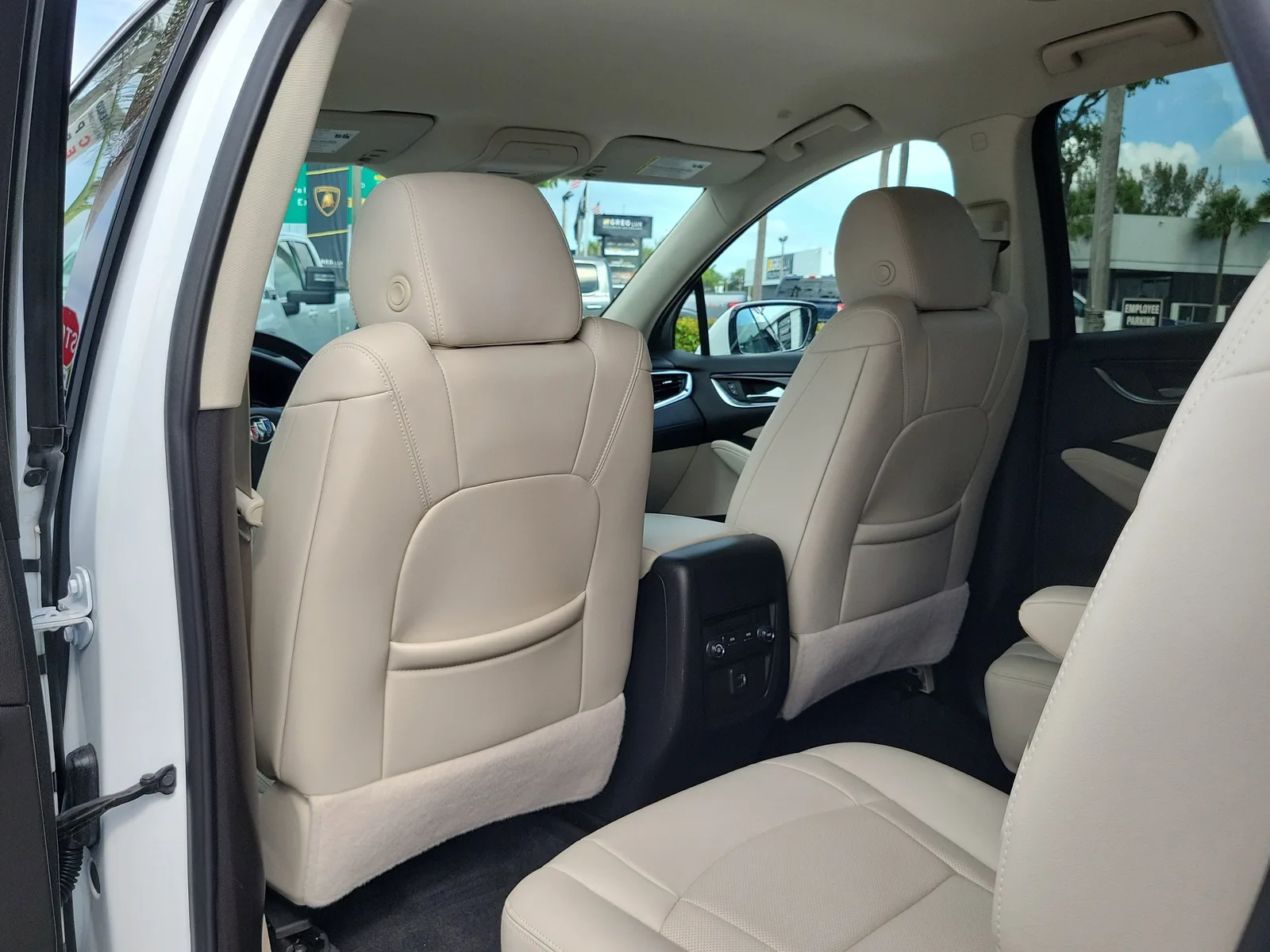 2024 Buick Enclave Essence photo 14