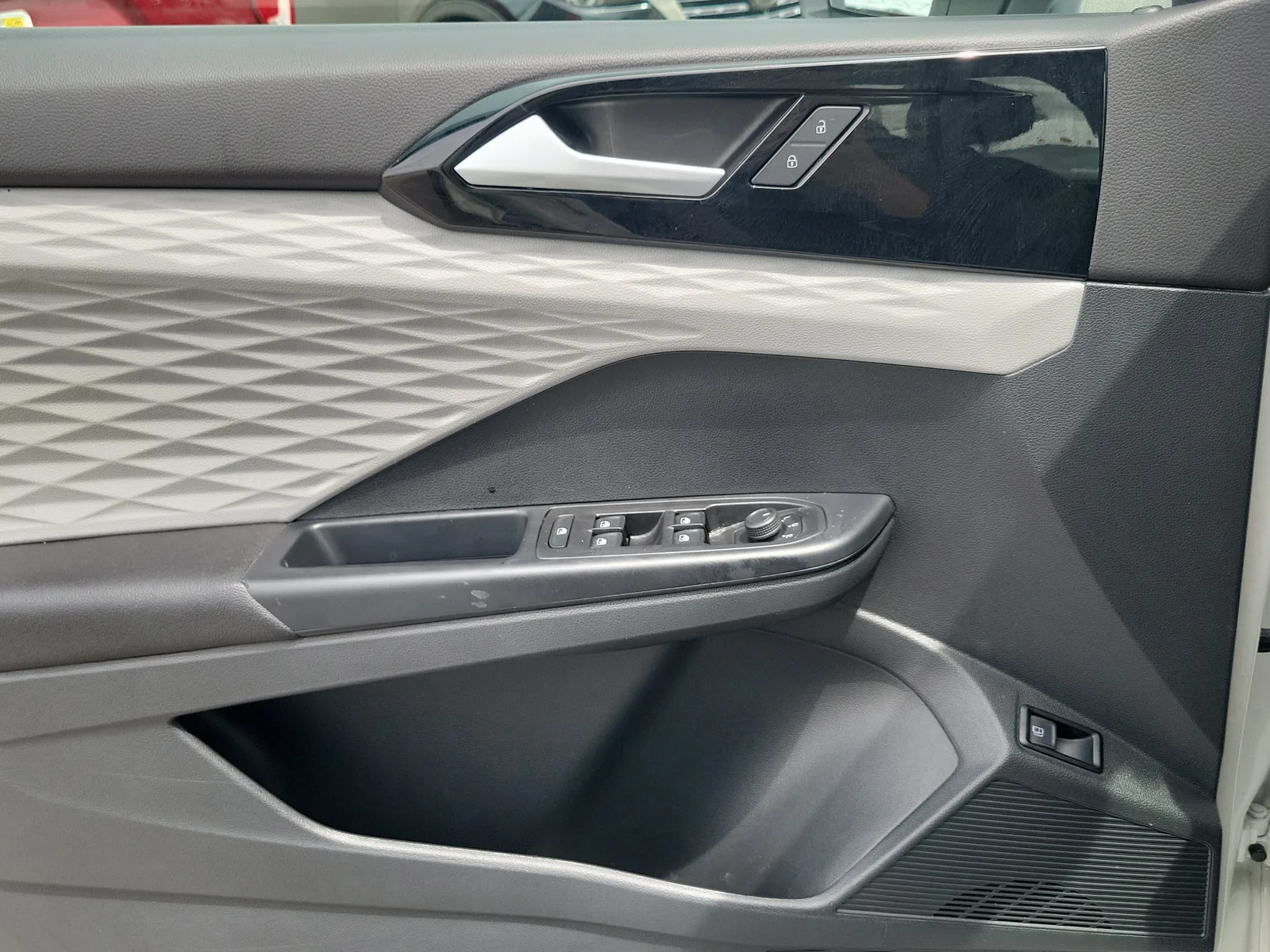 2023 Volkswagen Taos S photo 27