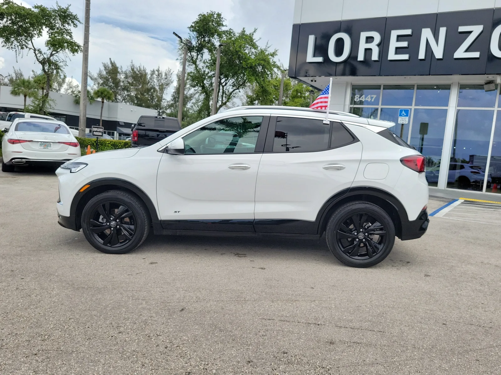 2025 Buick Encore GX Sport Touring photo 8