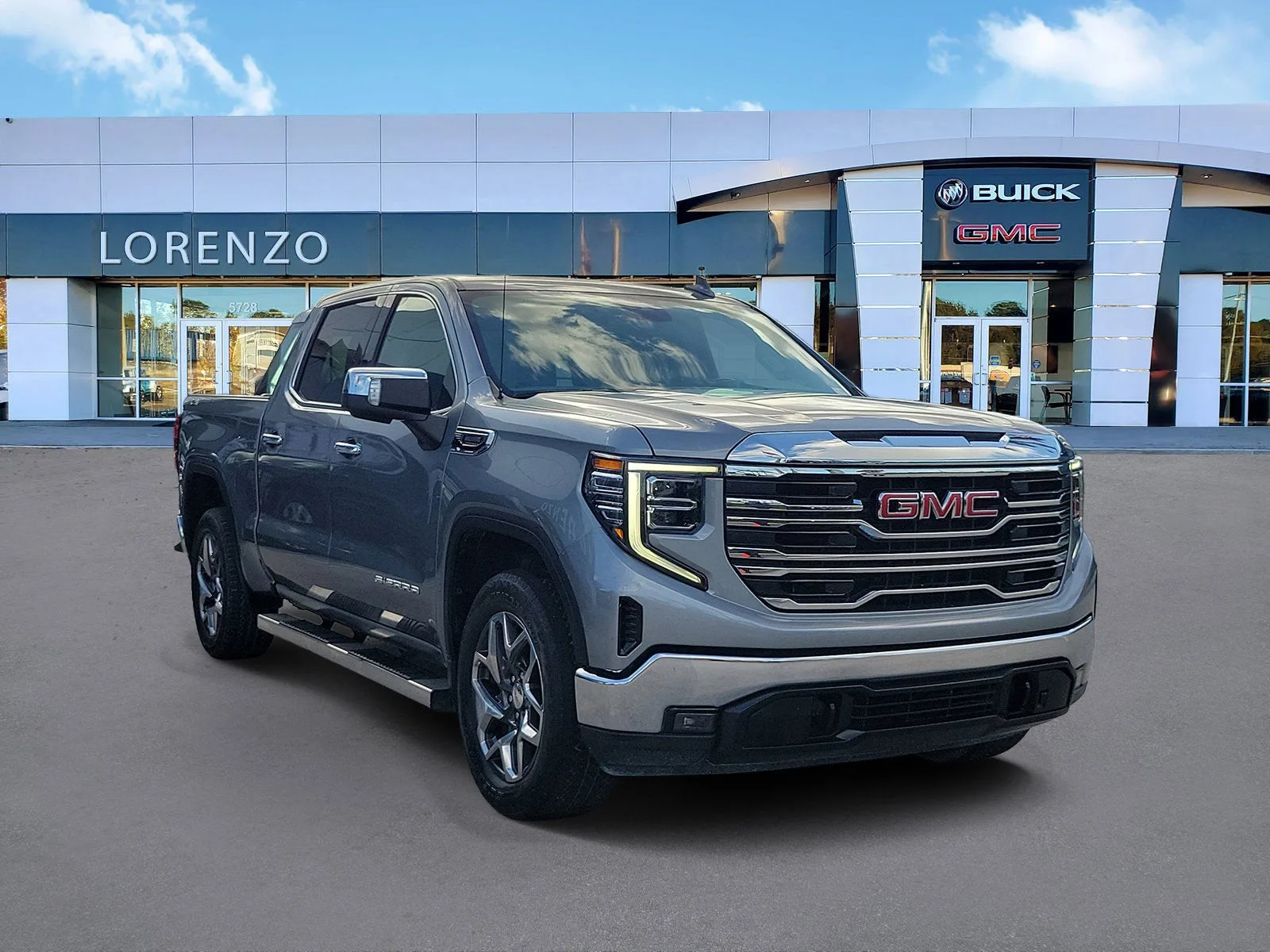 2024 GMC Sierra 1500 SLT photo 3