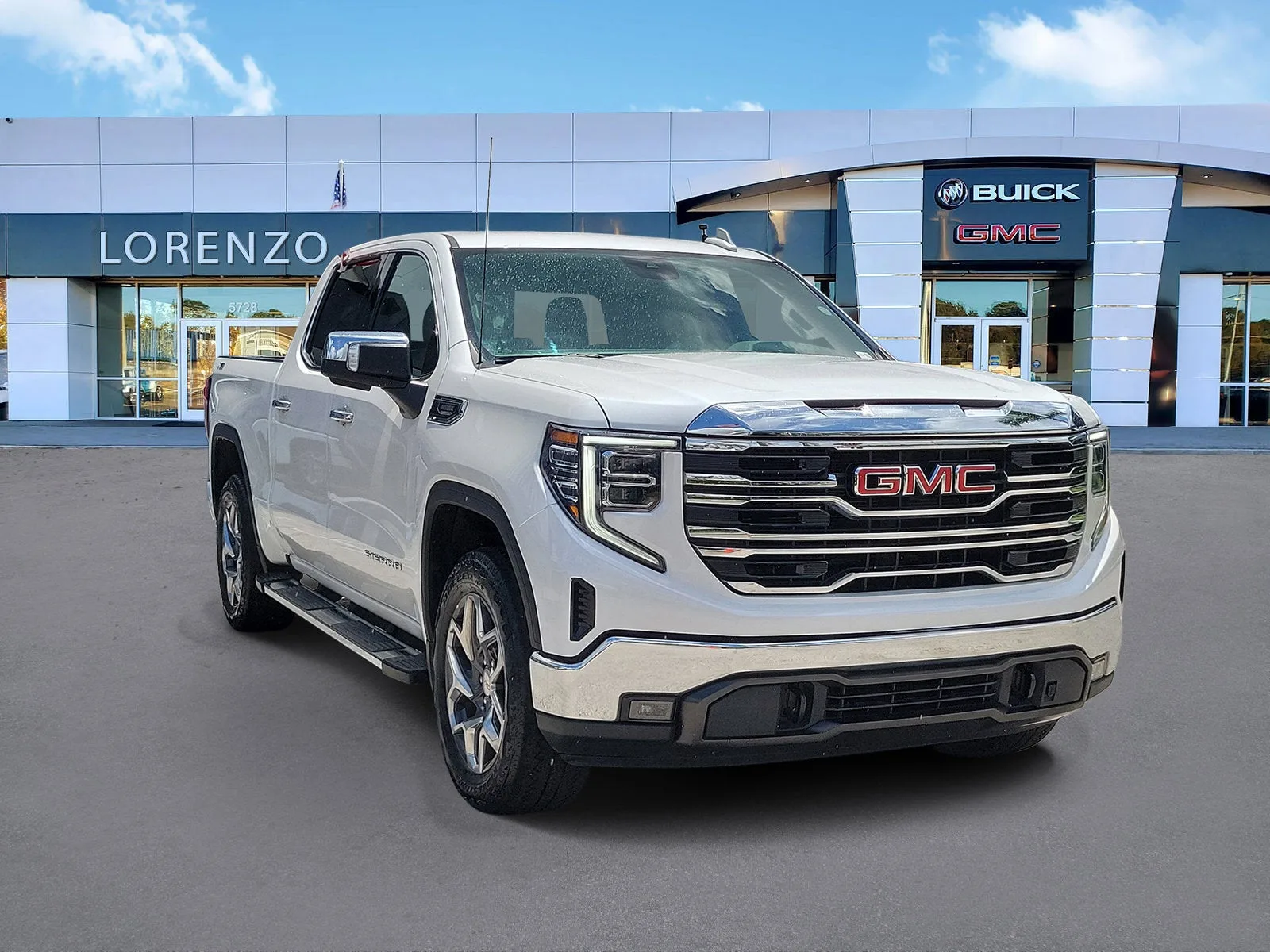 2023 GMC Sierra 1500 SLT photo 3