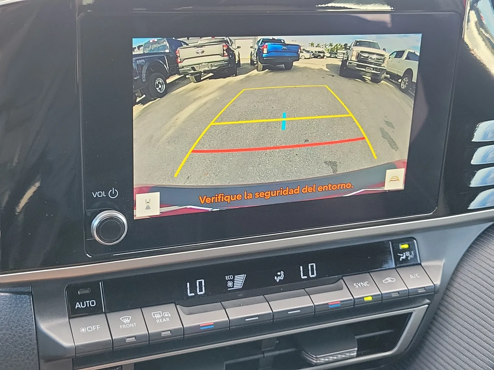 2025 Toyota Camry SE photo 10