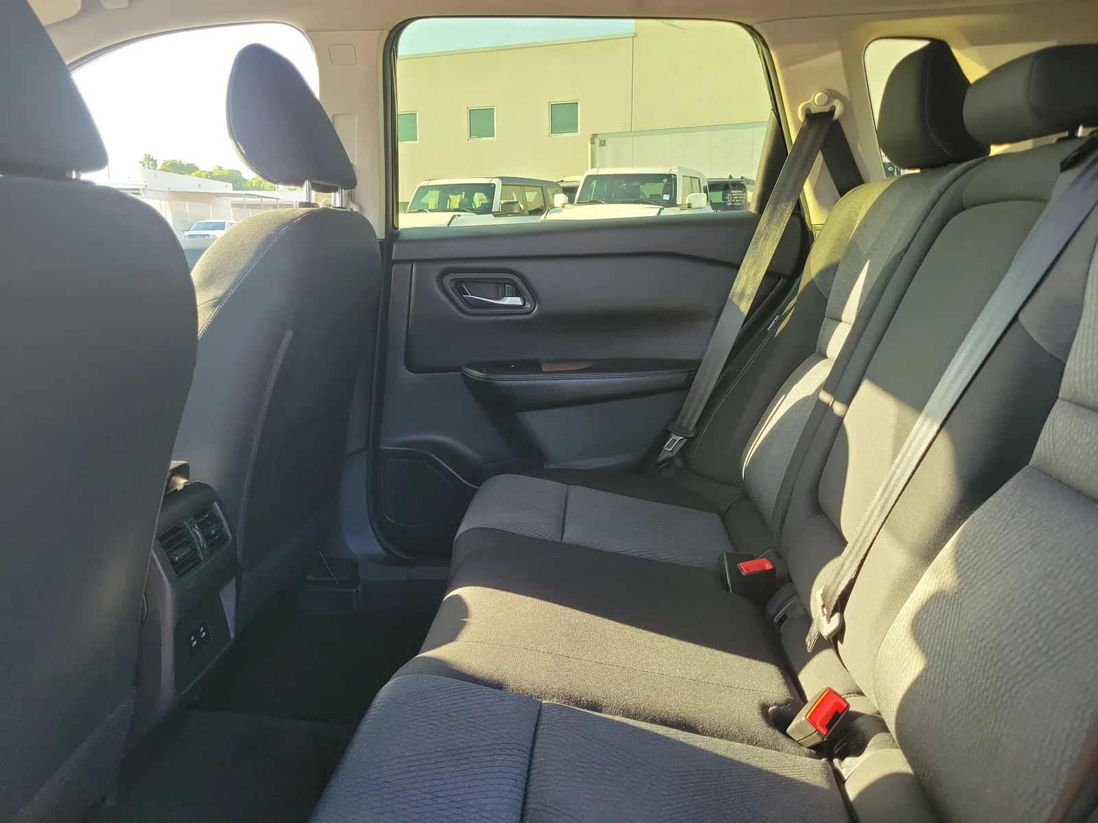 2024 Nissan Rogue SV photo 14