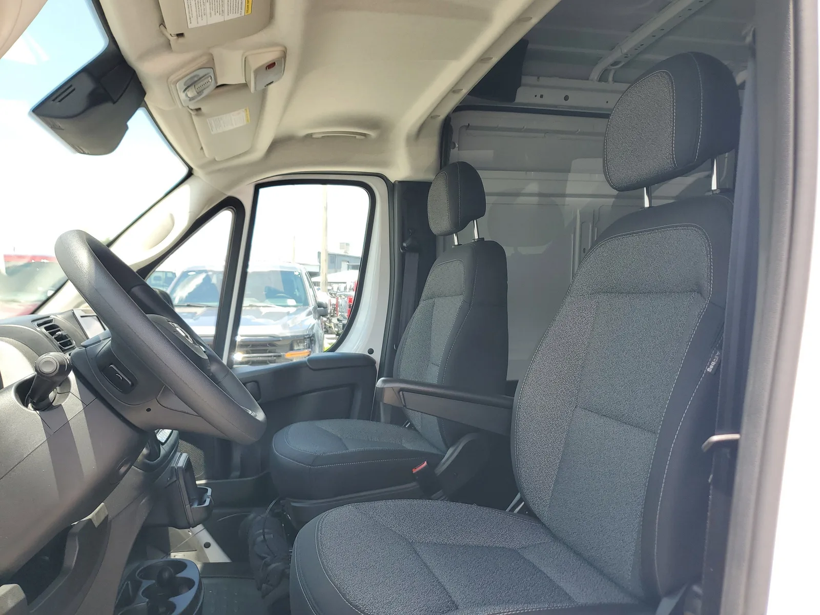 2025 RAM ProMaster Cargo Van Tradesman photo 11