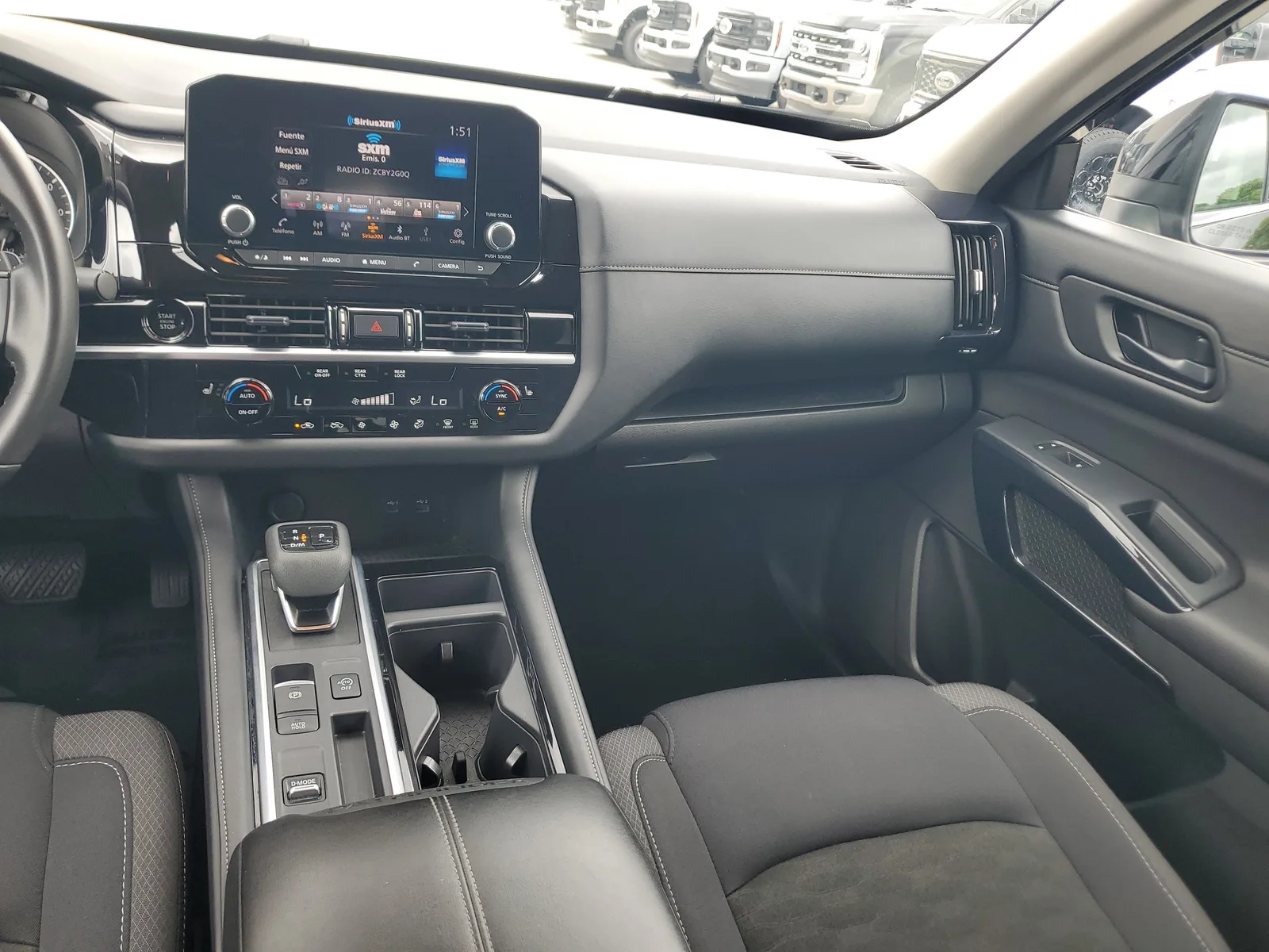 2025 Nissan Pathfinder SV photo 18