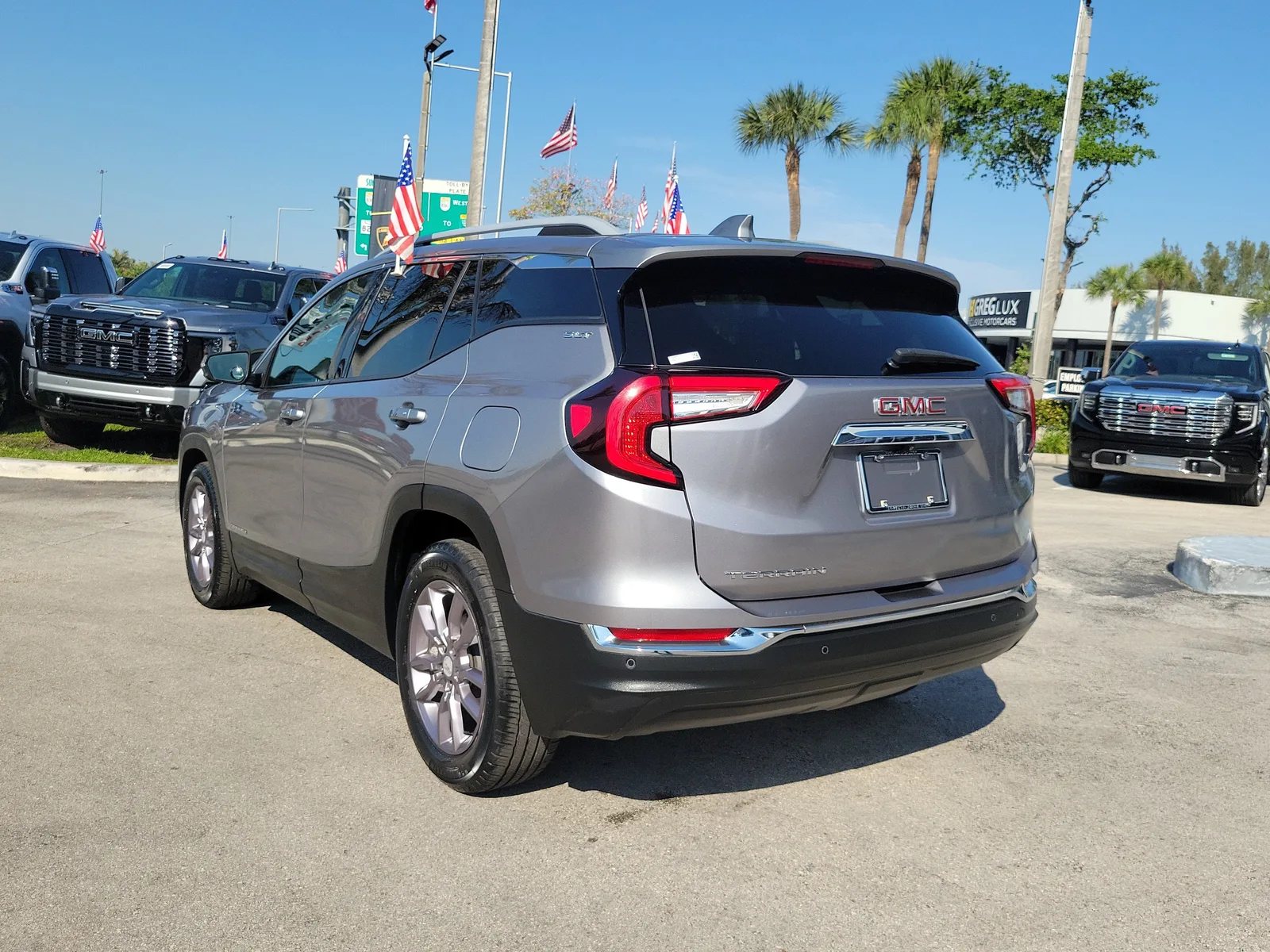 2023 GMC Terrain SLT photo 7