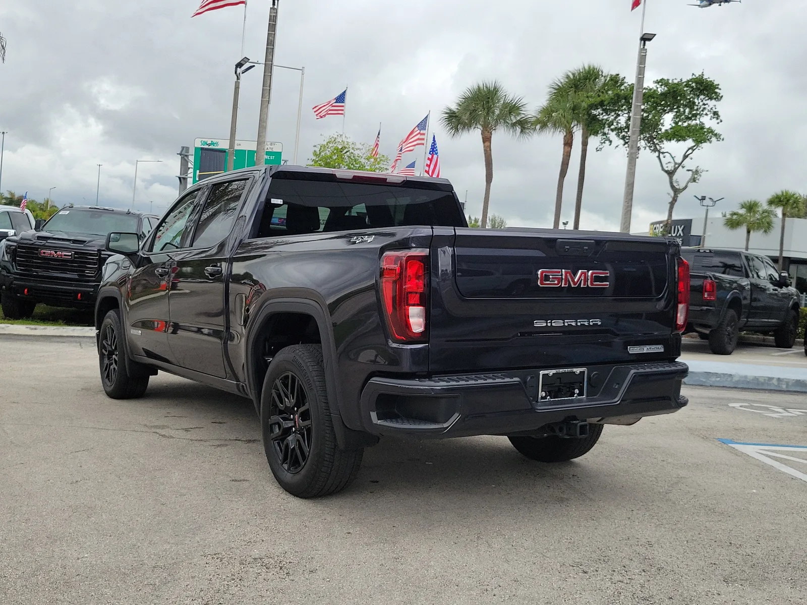 2024 GMC Sierra 1500 Elevation photo 7