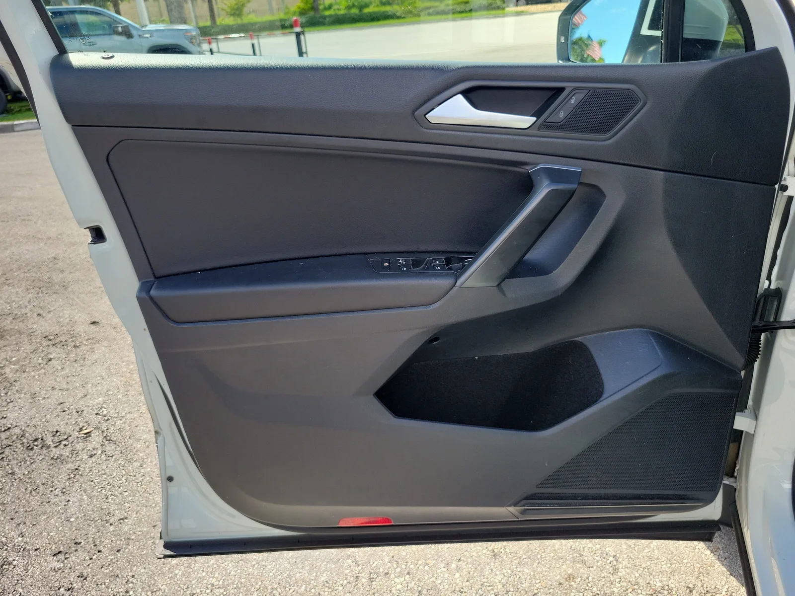 2021 Volkswagen Tiguan SE photo 22