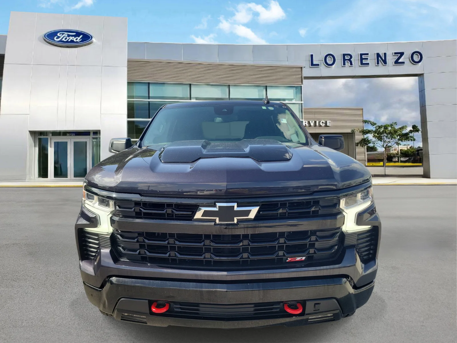 2023 Chevrolet Silverado 1500 LT Trail Boss 4WD Diesel photo 2