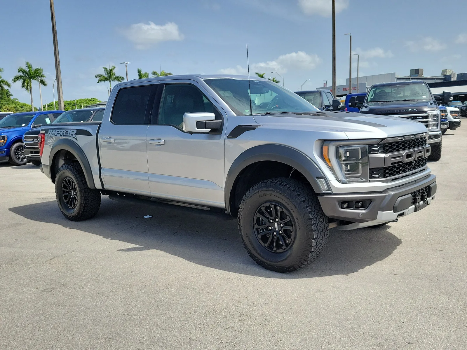 2022 Ford F-150 Raptor 4WD photo 3