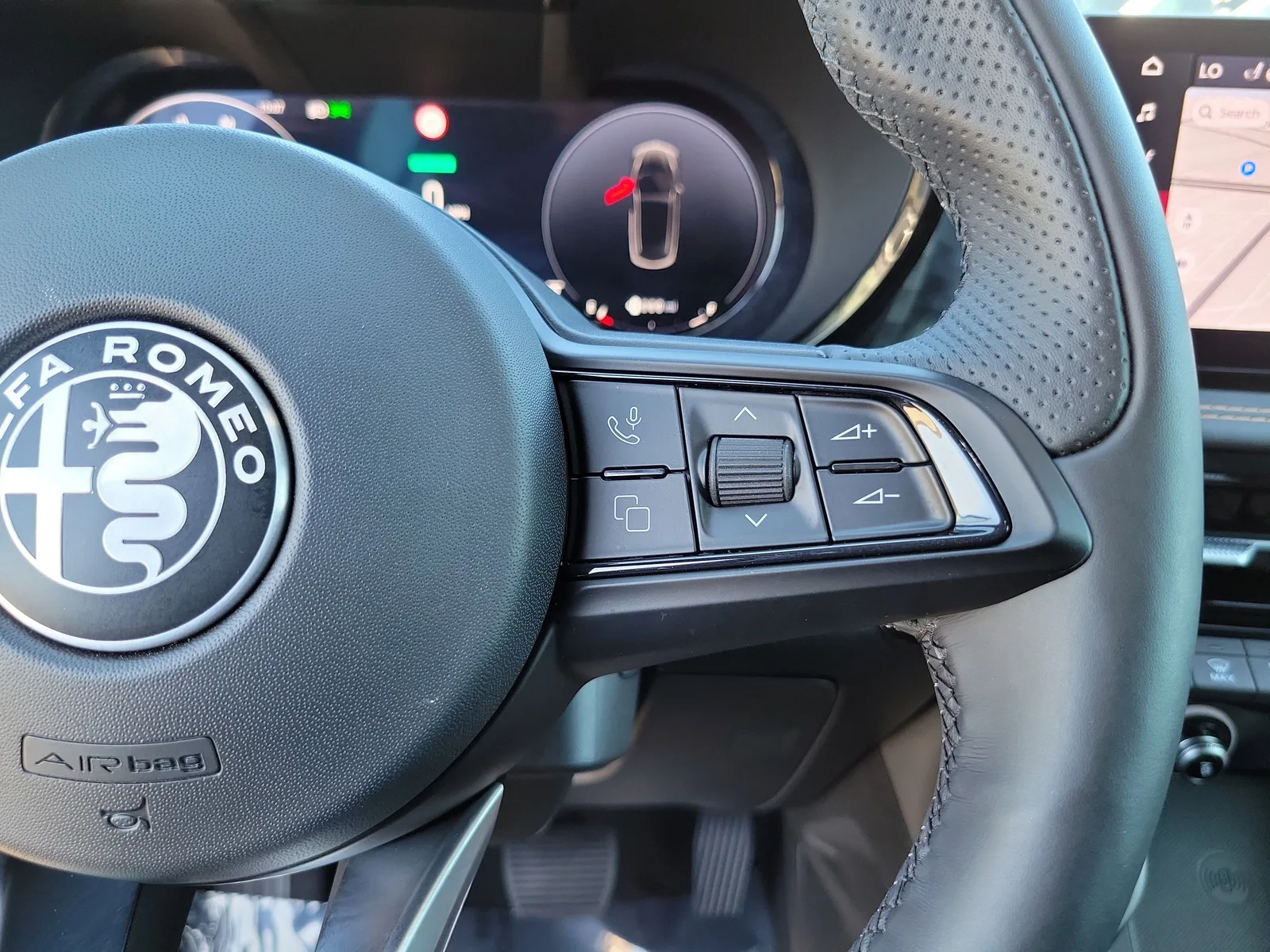 2024 Alfa Romeo Tonale Ti photo 24