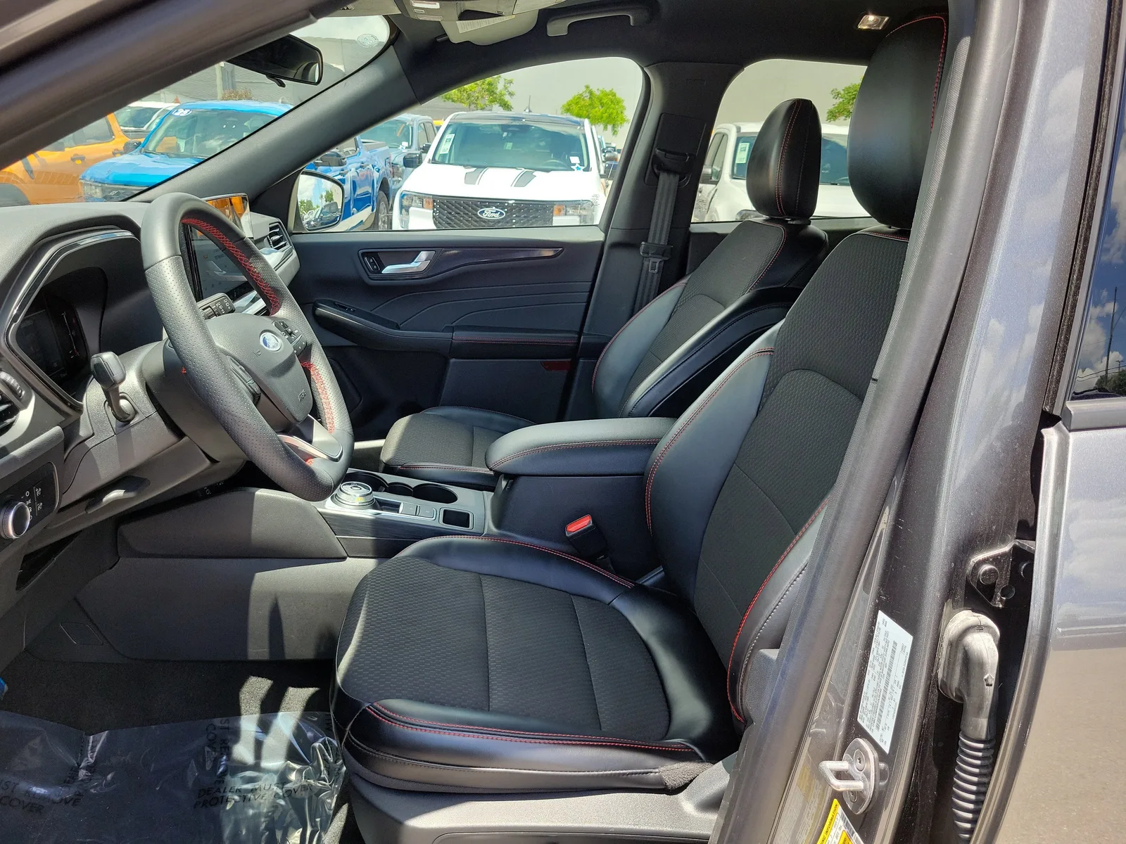 2024 Ford Escape ST-Line photo 11