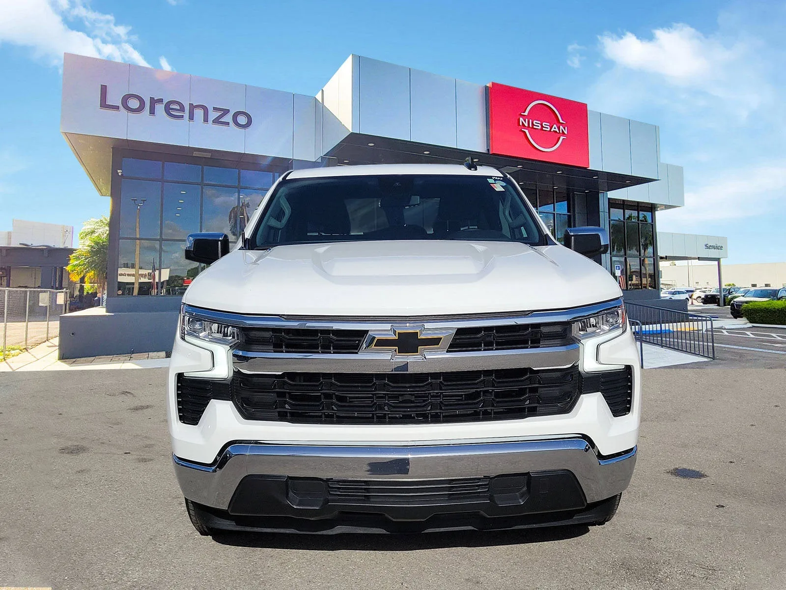 2025 Chevrolet Silverado 1500 LT photo 2