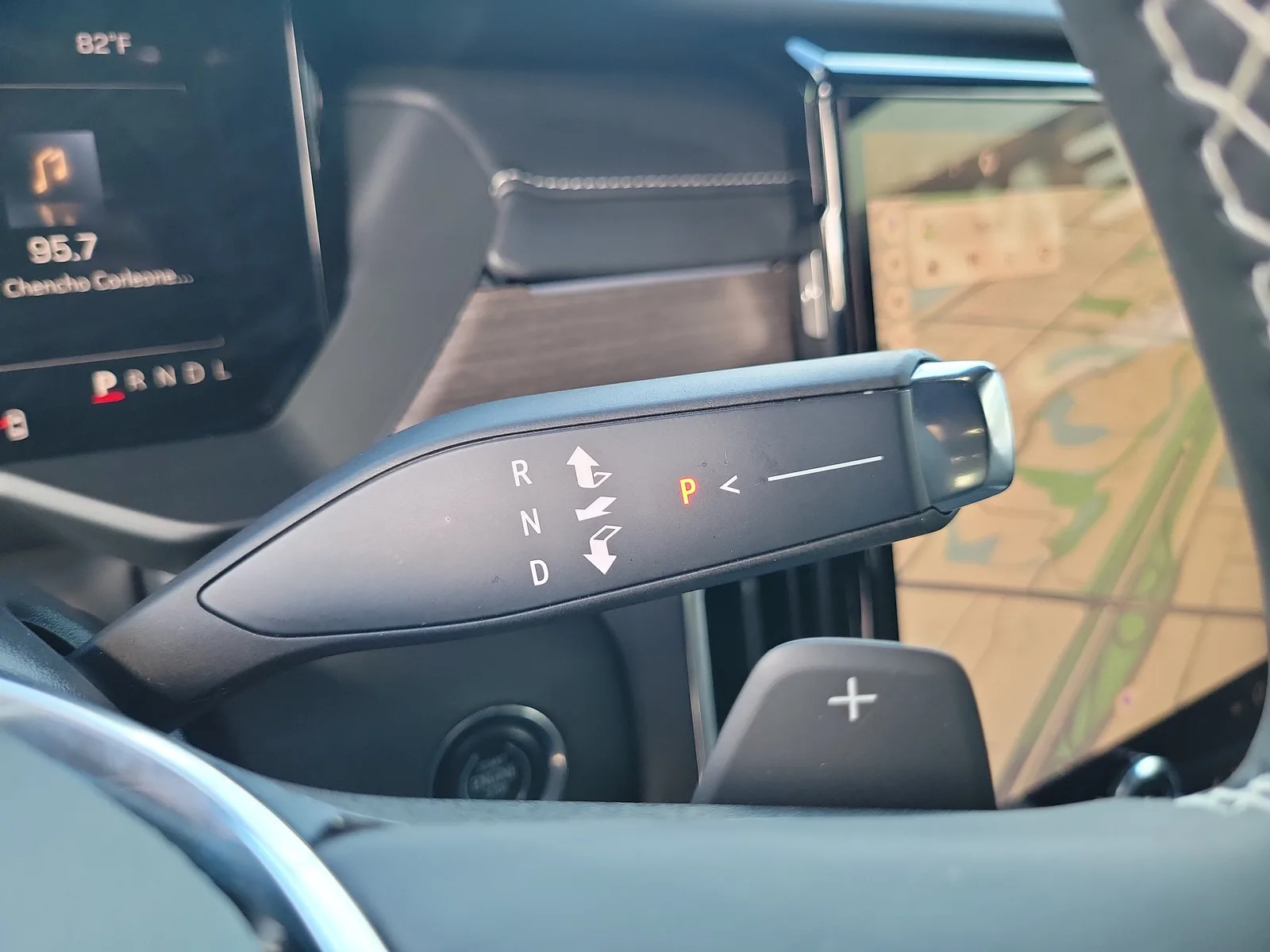 2025 GMC Acadia Denali photo 23