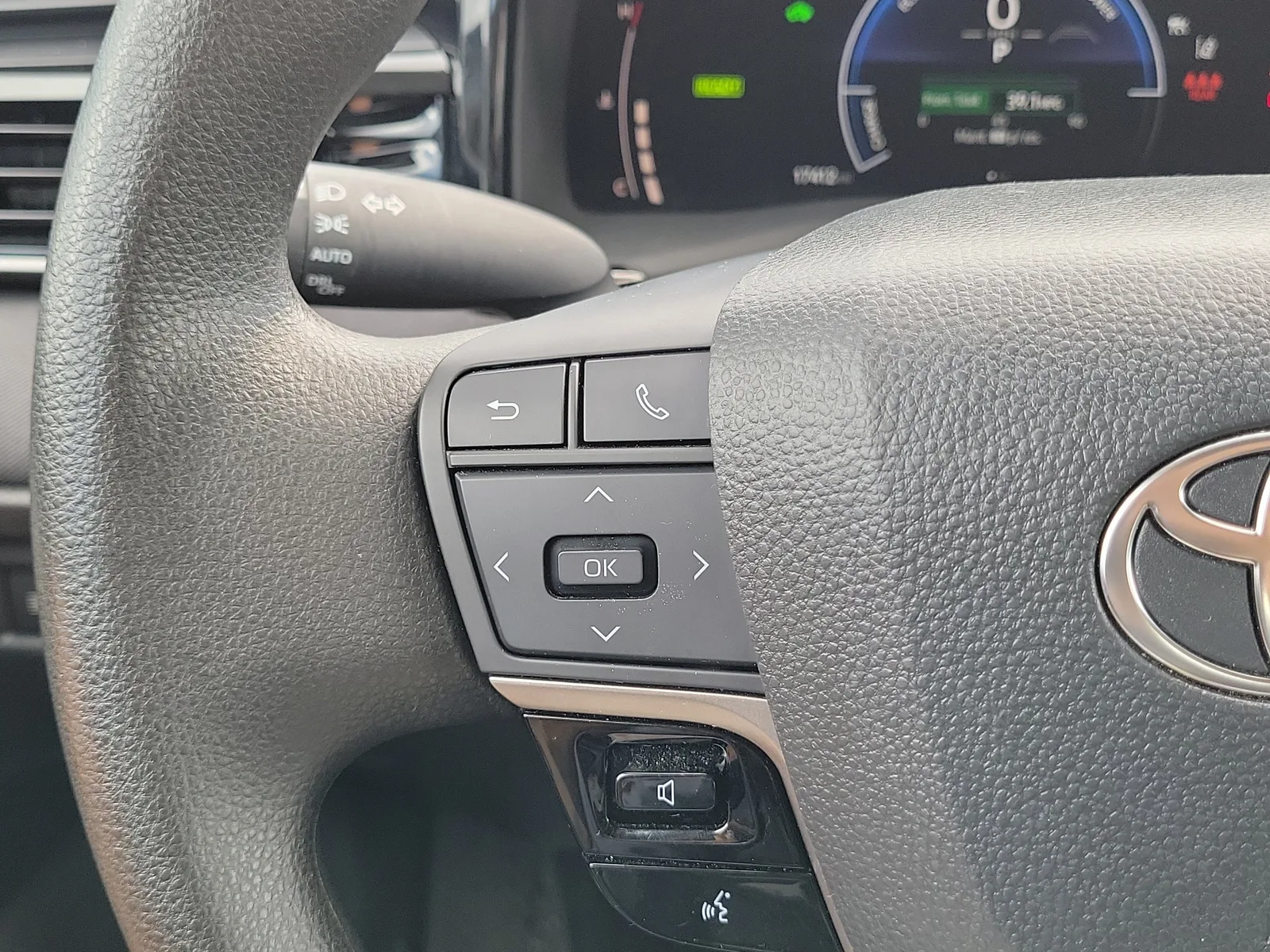 2025 Toyota Camry LE photo 17