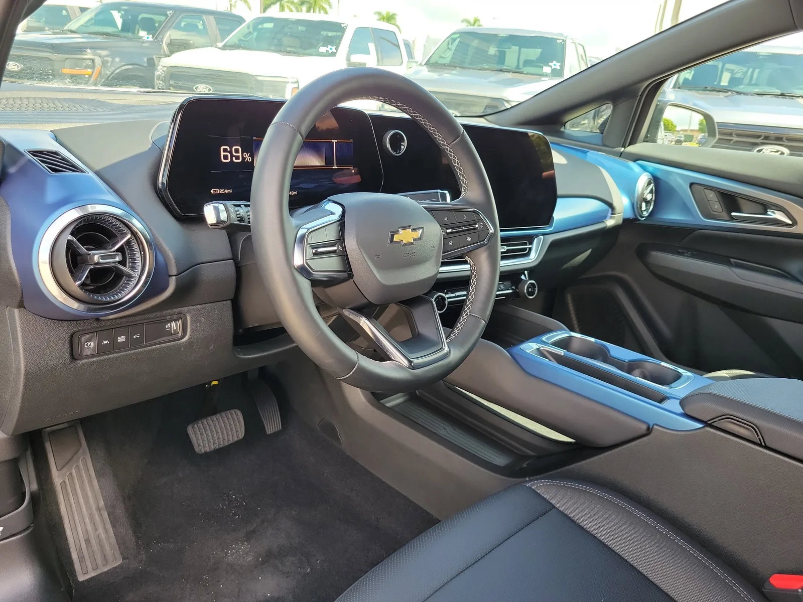 2026 Chevrolet Equinox EV LT2 w/PDE photo 13