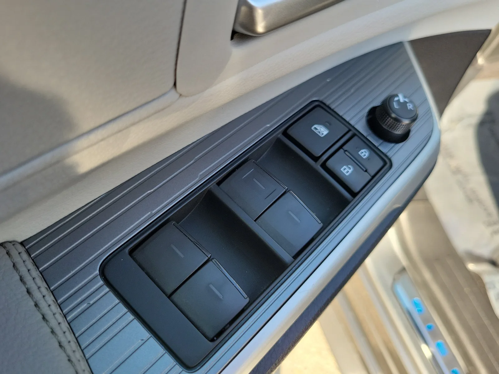 2026 Toyota Sienna XLE photo 27