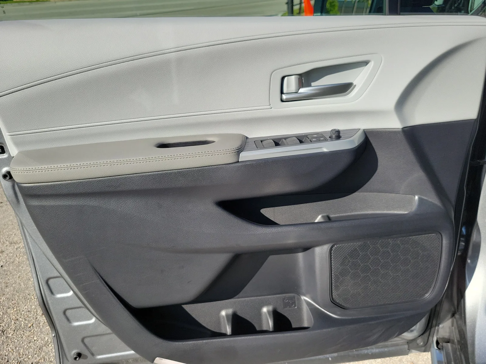 2026 Toyota Sienna XLE photo 26