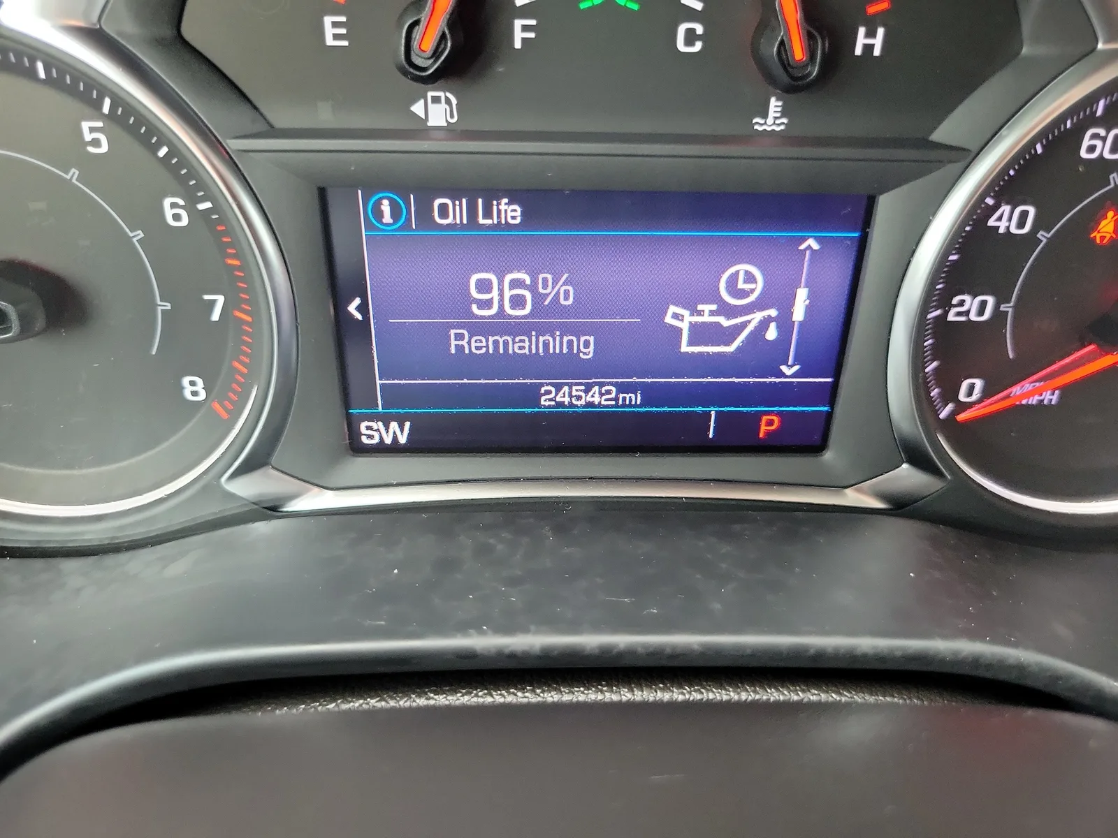 2023 GMC Acadia SLE photo 28