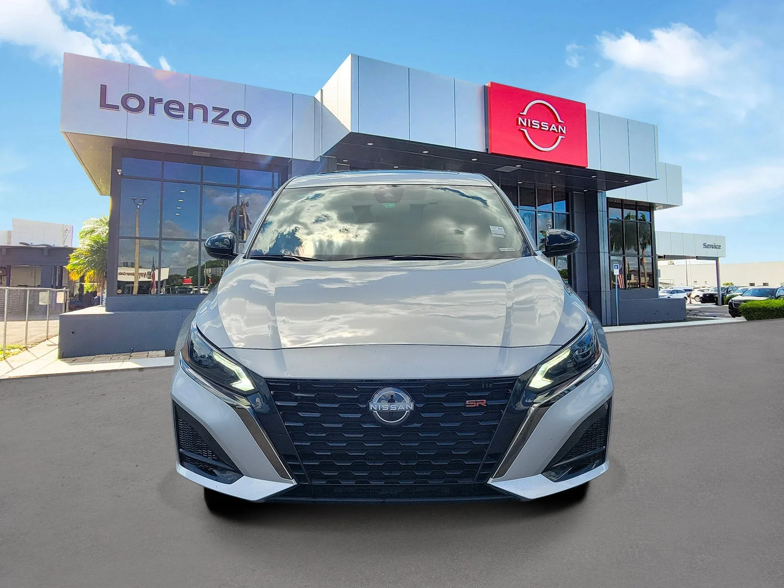 2024 Nissan Altima 2.5 SR photo 2