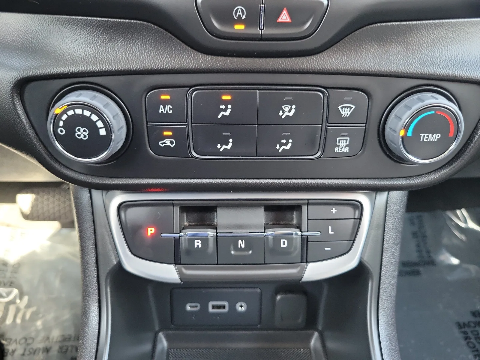 2023 GMC Terrain SLE photo 25