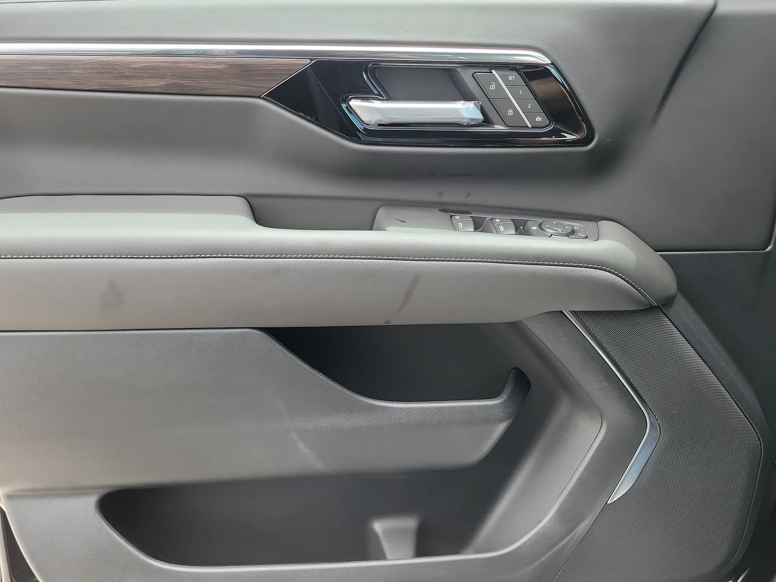 2026 Chevrolet Suburban LT photo 25