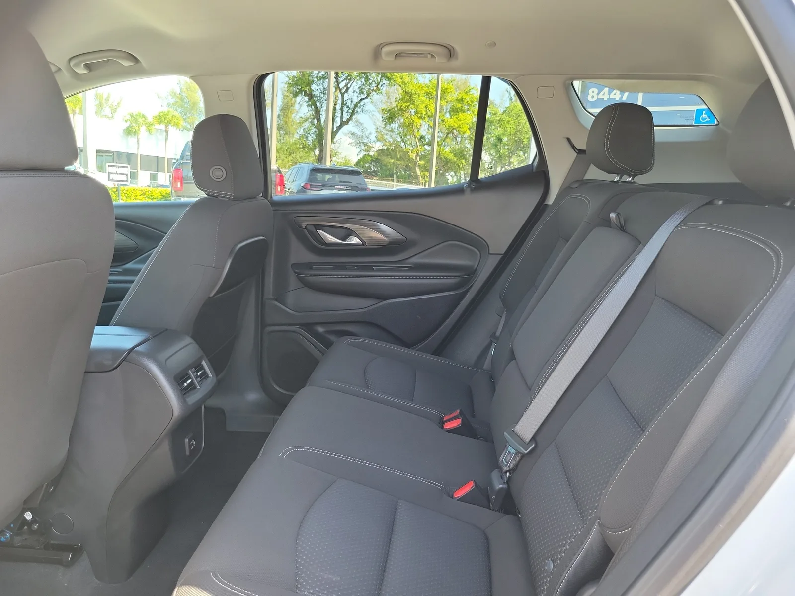 2023 GMC Terrain SLE photo 13