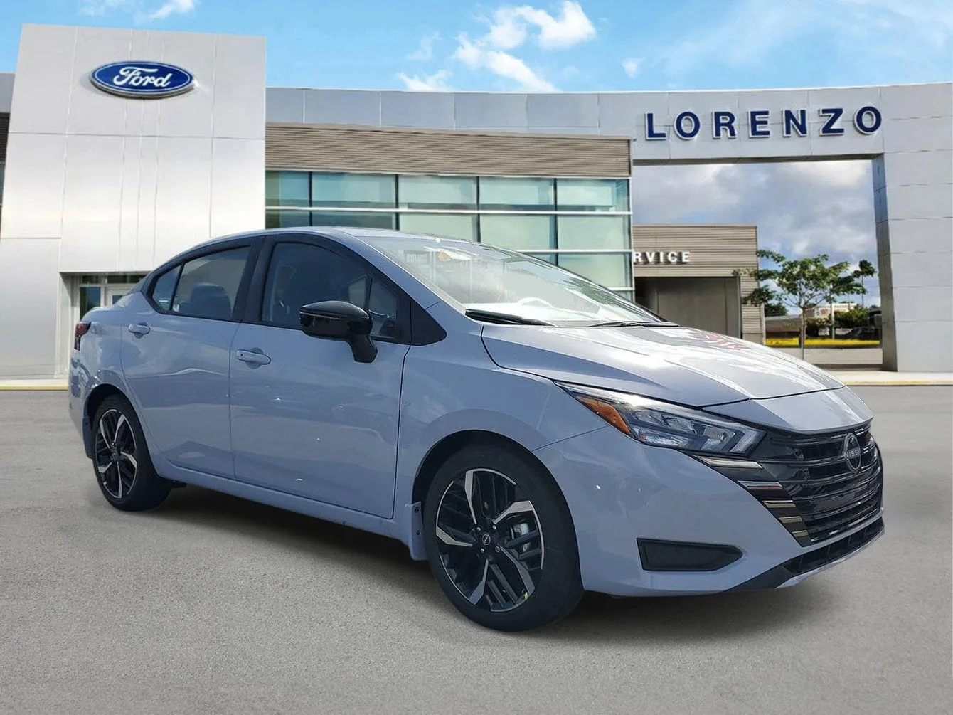 2025 Nissan Versa SR photo 3