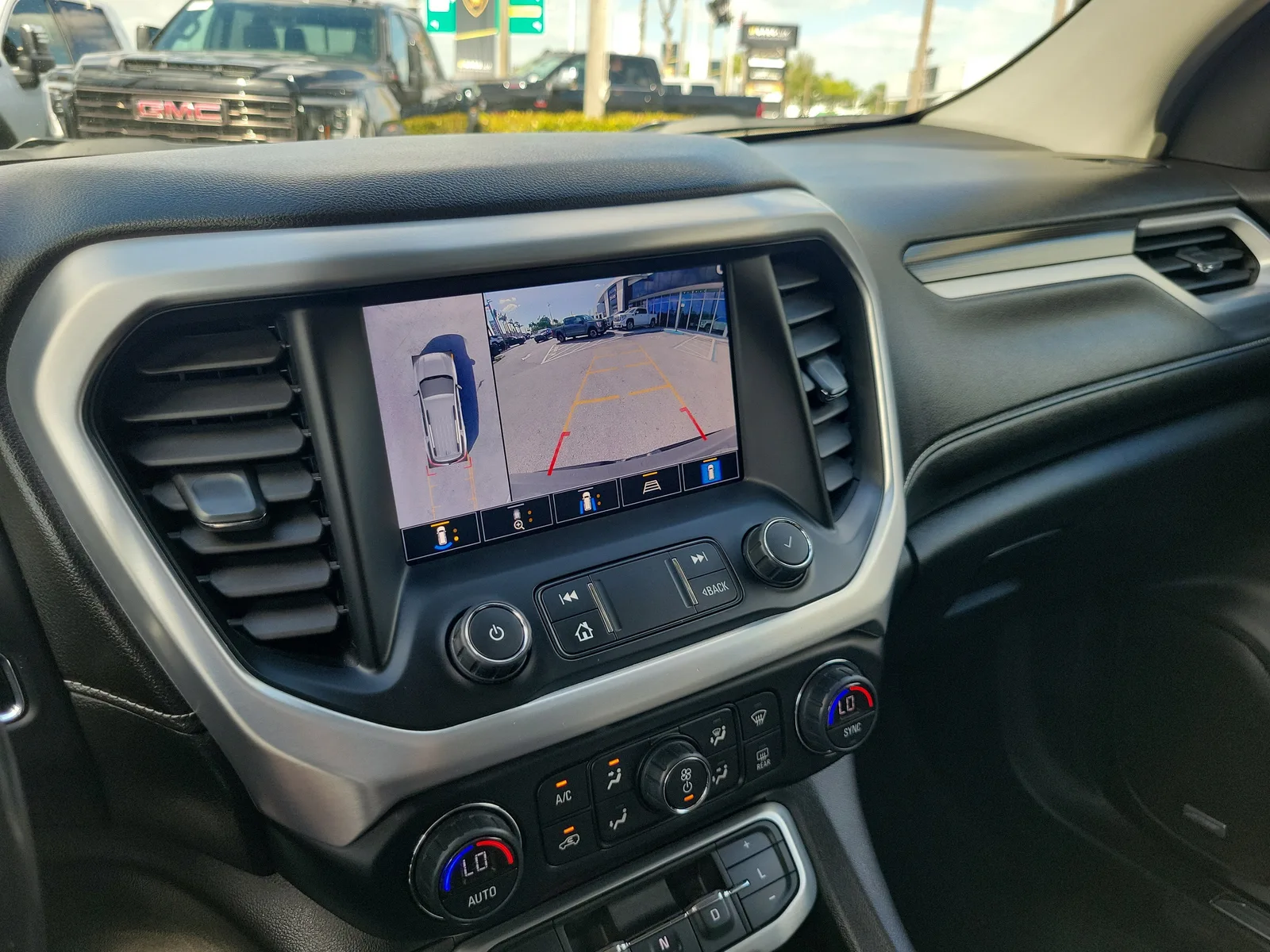 2022 GMC Acadia SLT photo 22