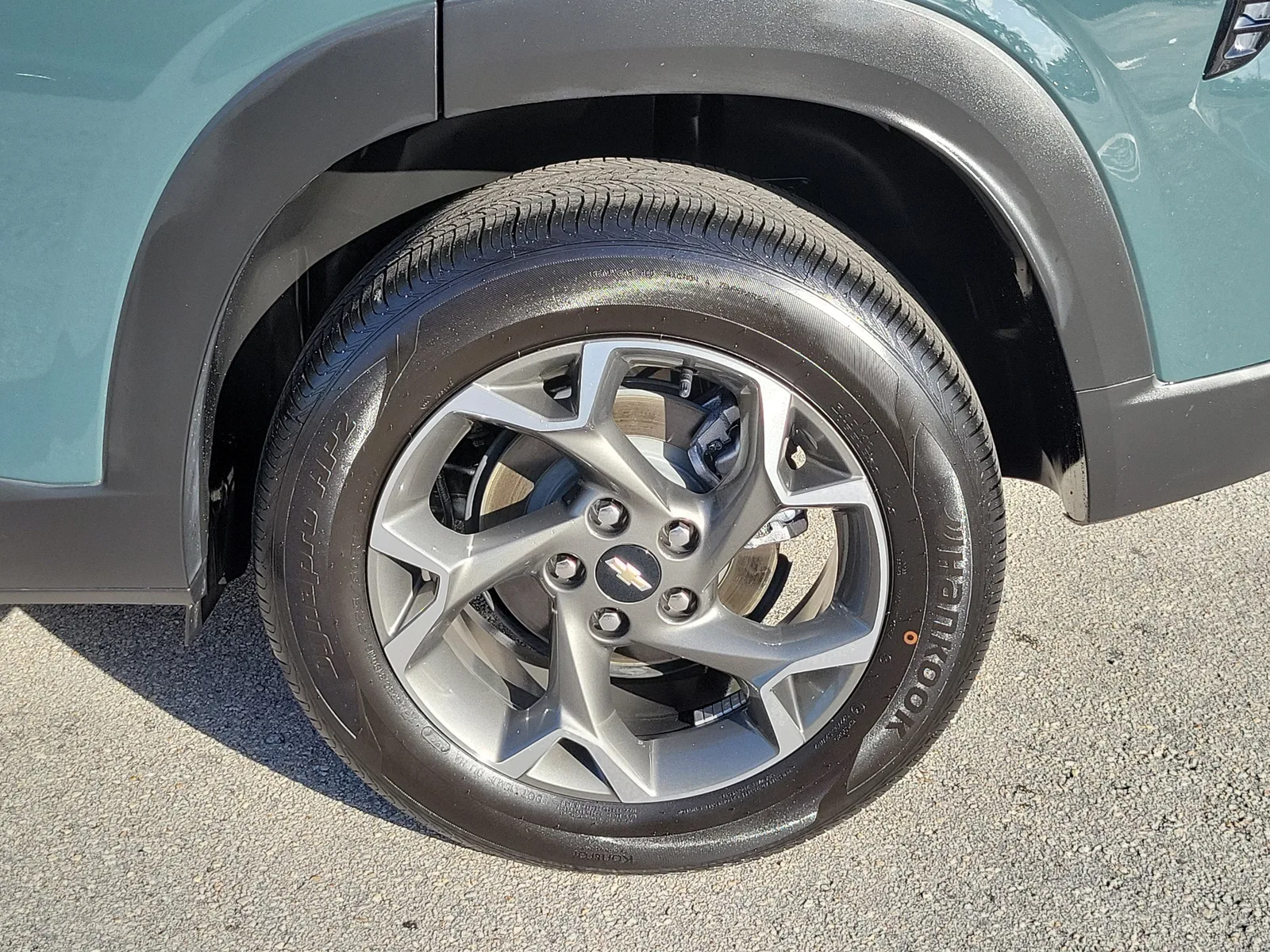 2025 Chevrolet Trax LT photo 25