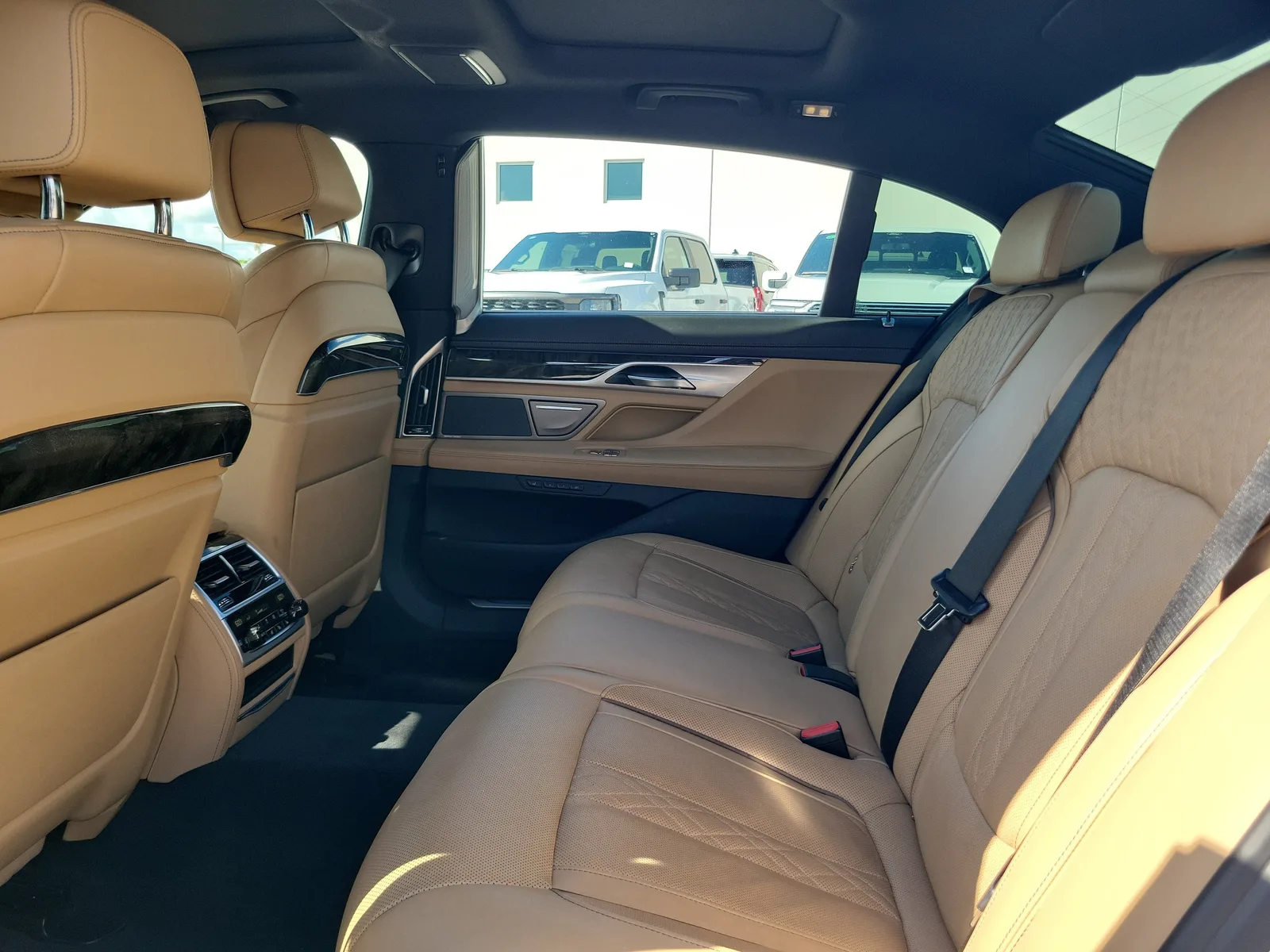 2021 BMW 7 Series 750i xDrive photo 15