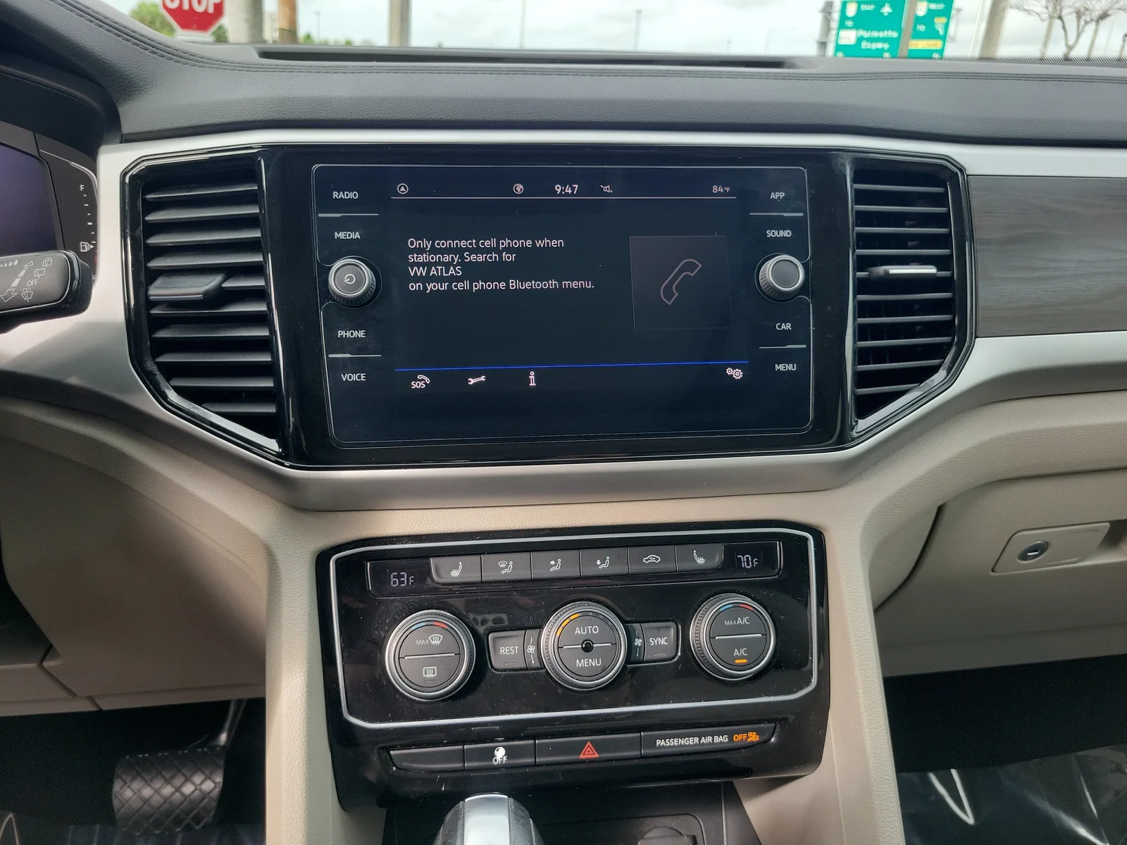 2022 Volkswagen Atlas 3.6L V6 SE w/Technology photo 22