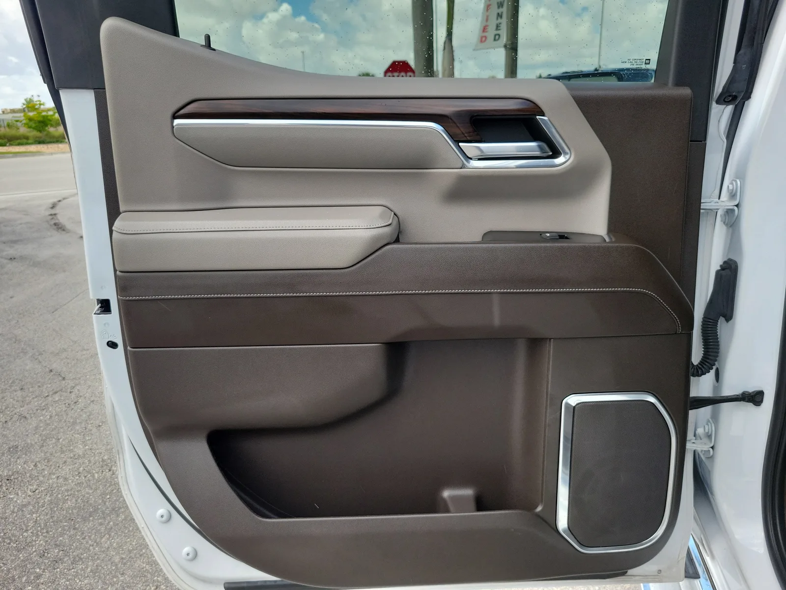 2023 GMC Sierra 1500 SLT photo 23
