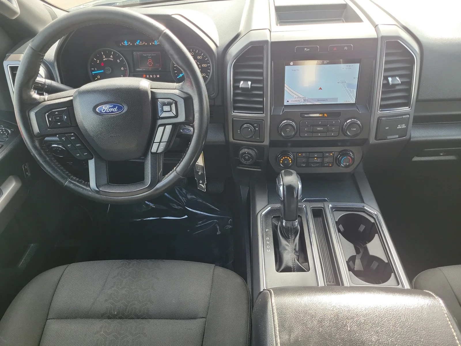 2019 Ford F-150 XLT photo 19