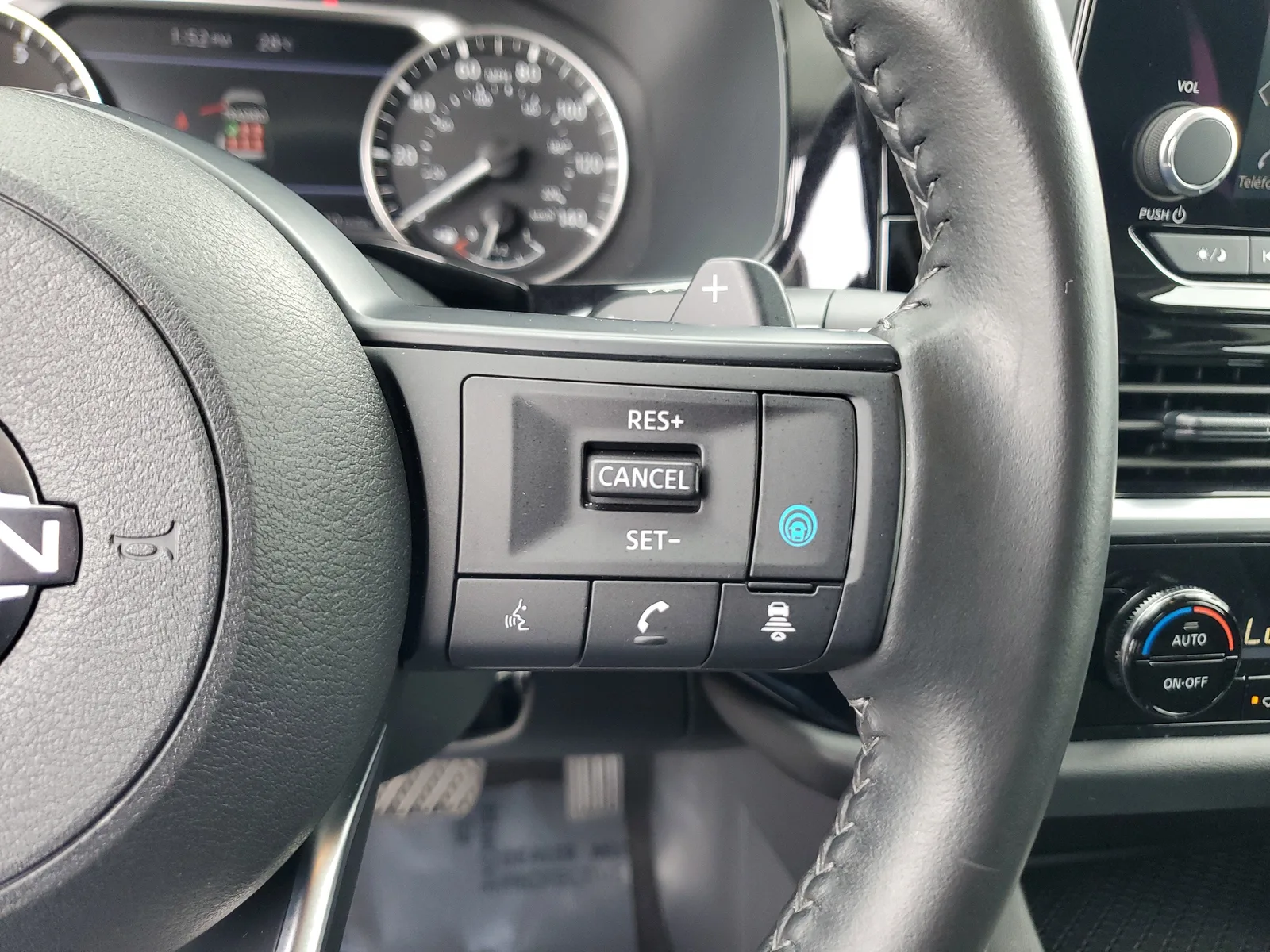 2025 Nissan Pathfinder SV photo 23