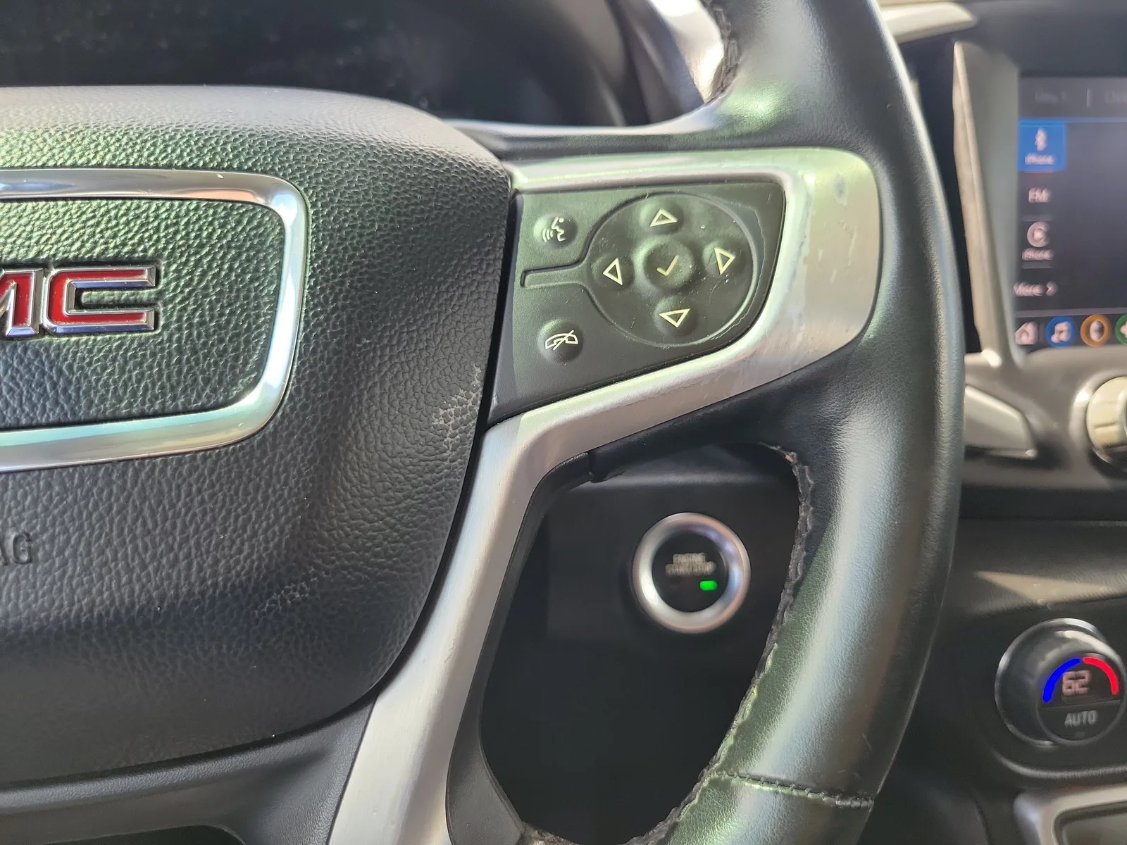 2023 GMC Terrain SLT photo 21
