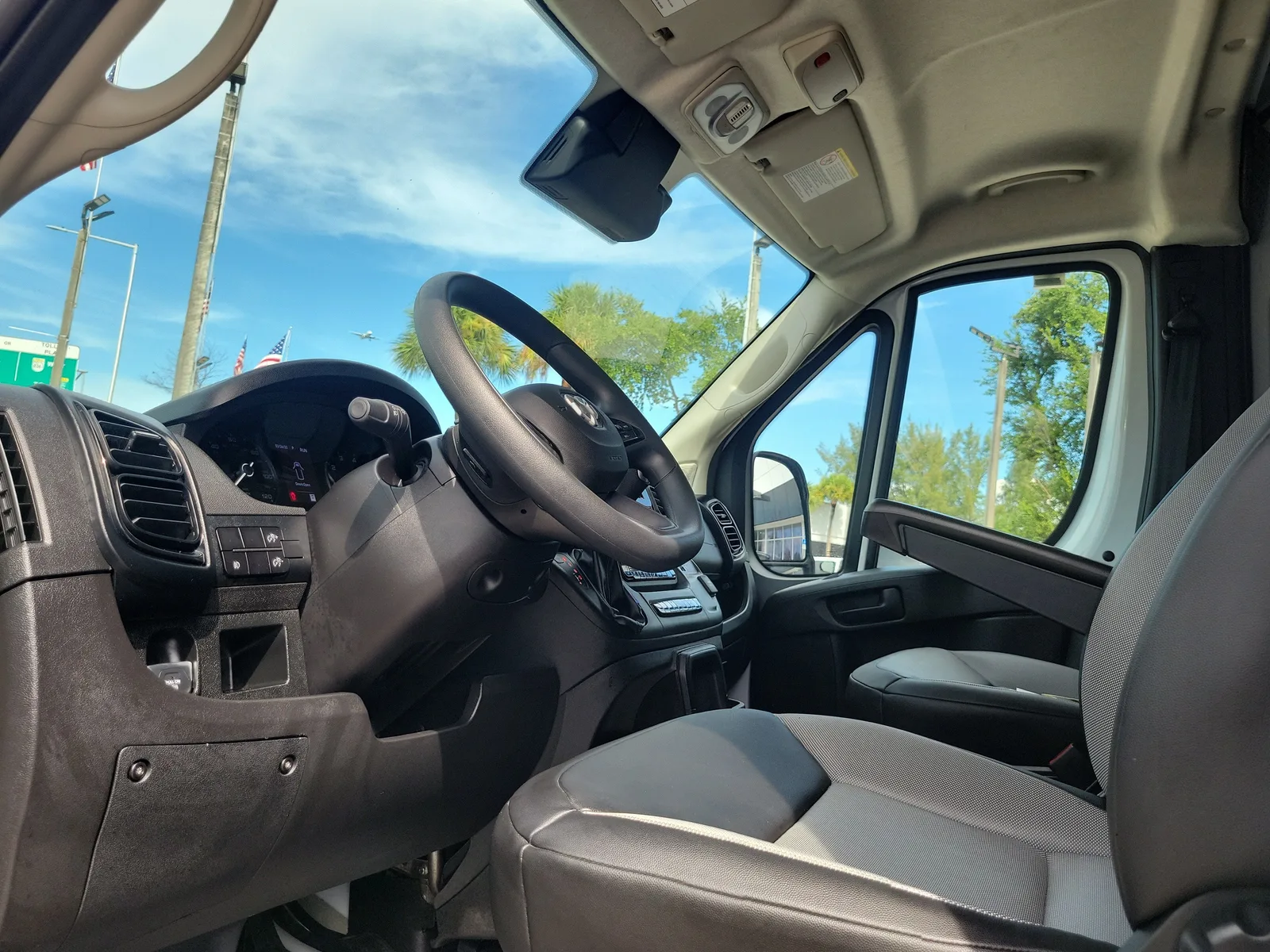 2026 RAM ProMaster Cargo Van Tradesman photo 9