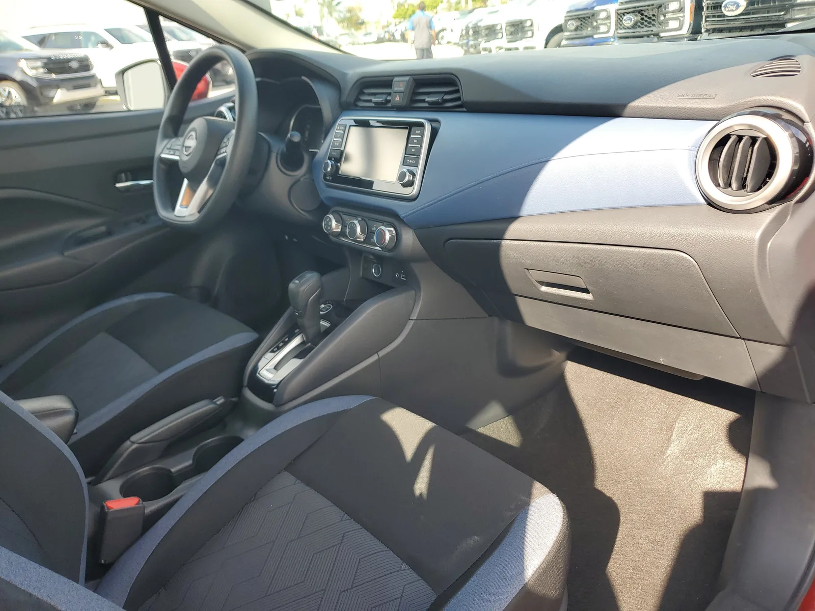 2025 Nissan Versa SV photo 16