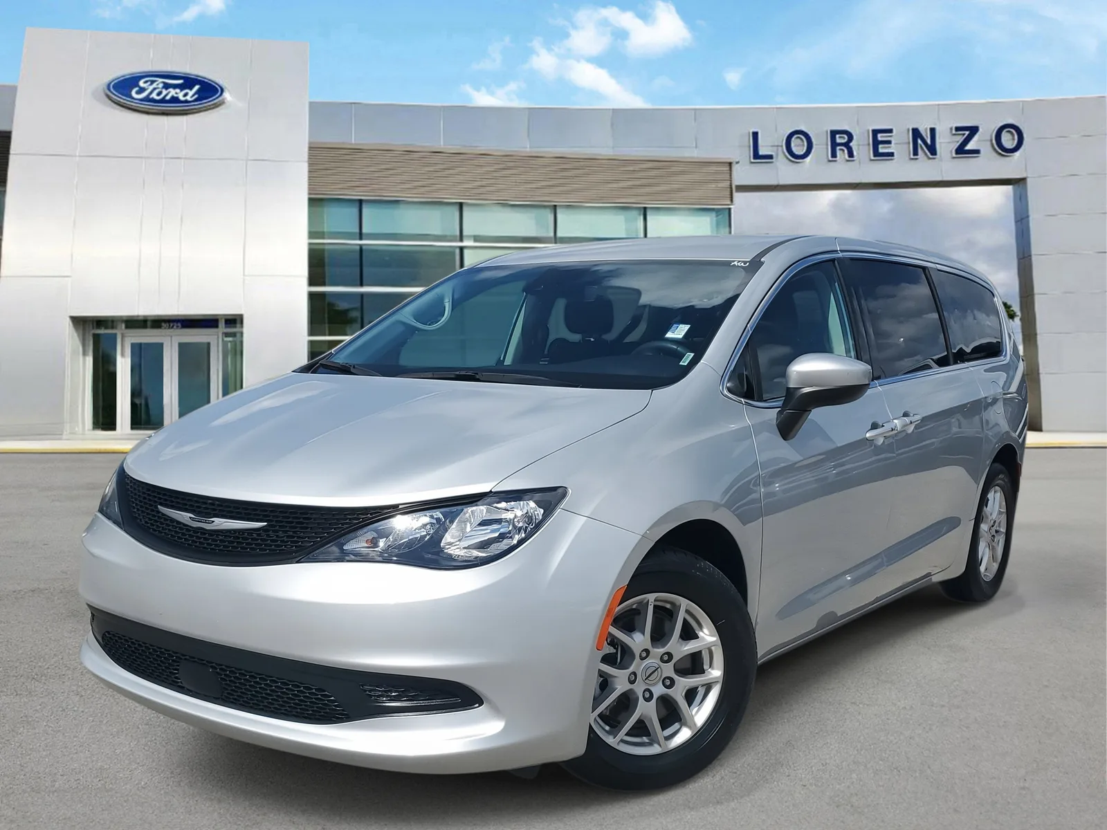 2023 Chrysler Voyager
