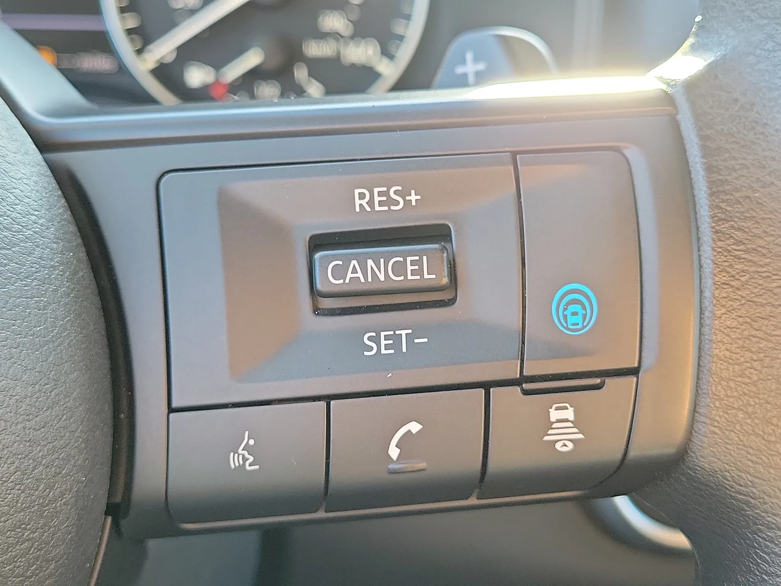 2024 Nissan Rogue SV photo 23